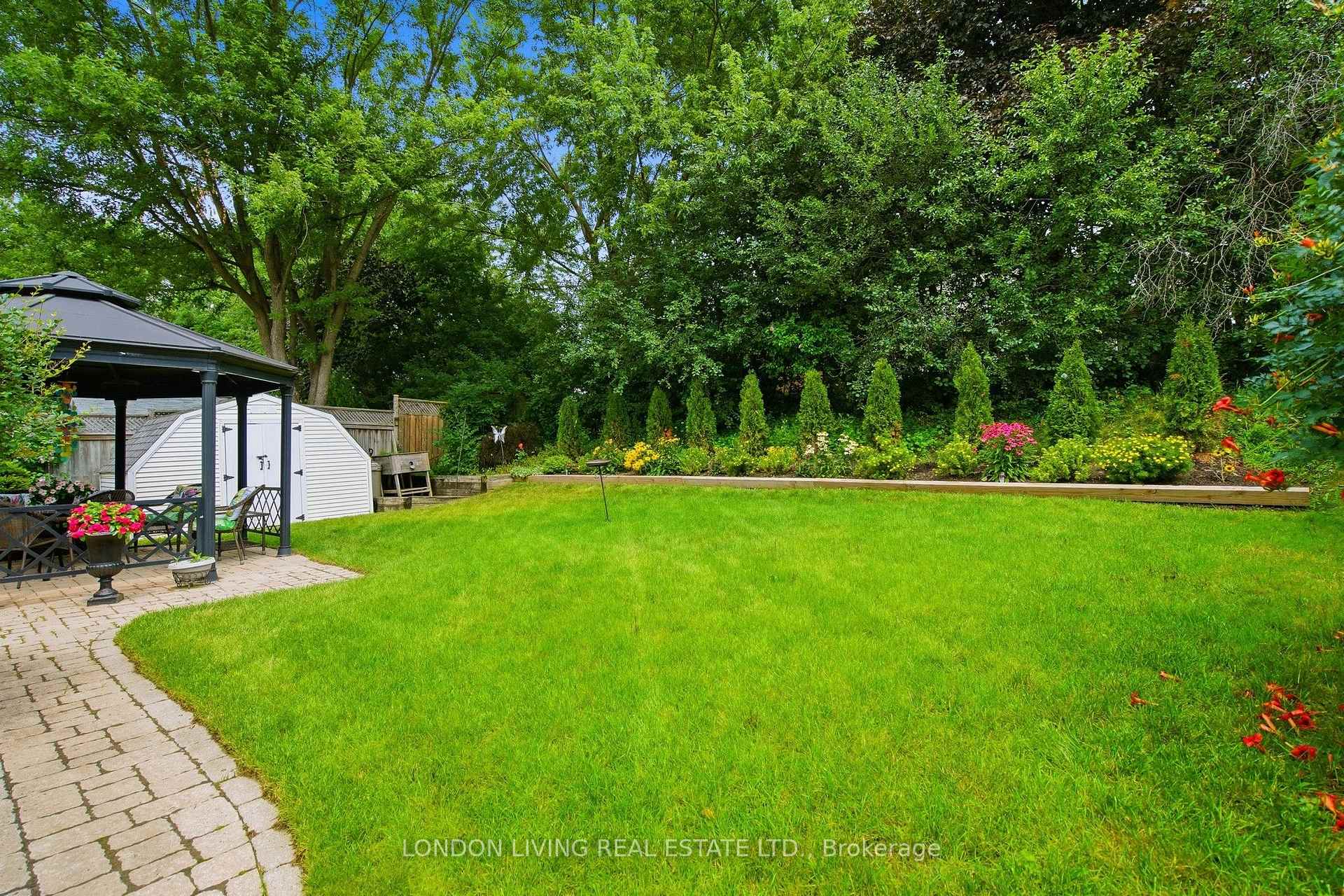 Photo 39 of 23 Greenbrier Crescent, London, South N — HOMEH