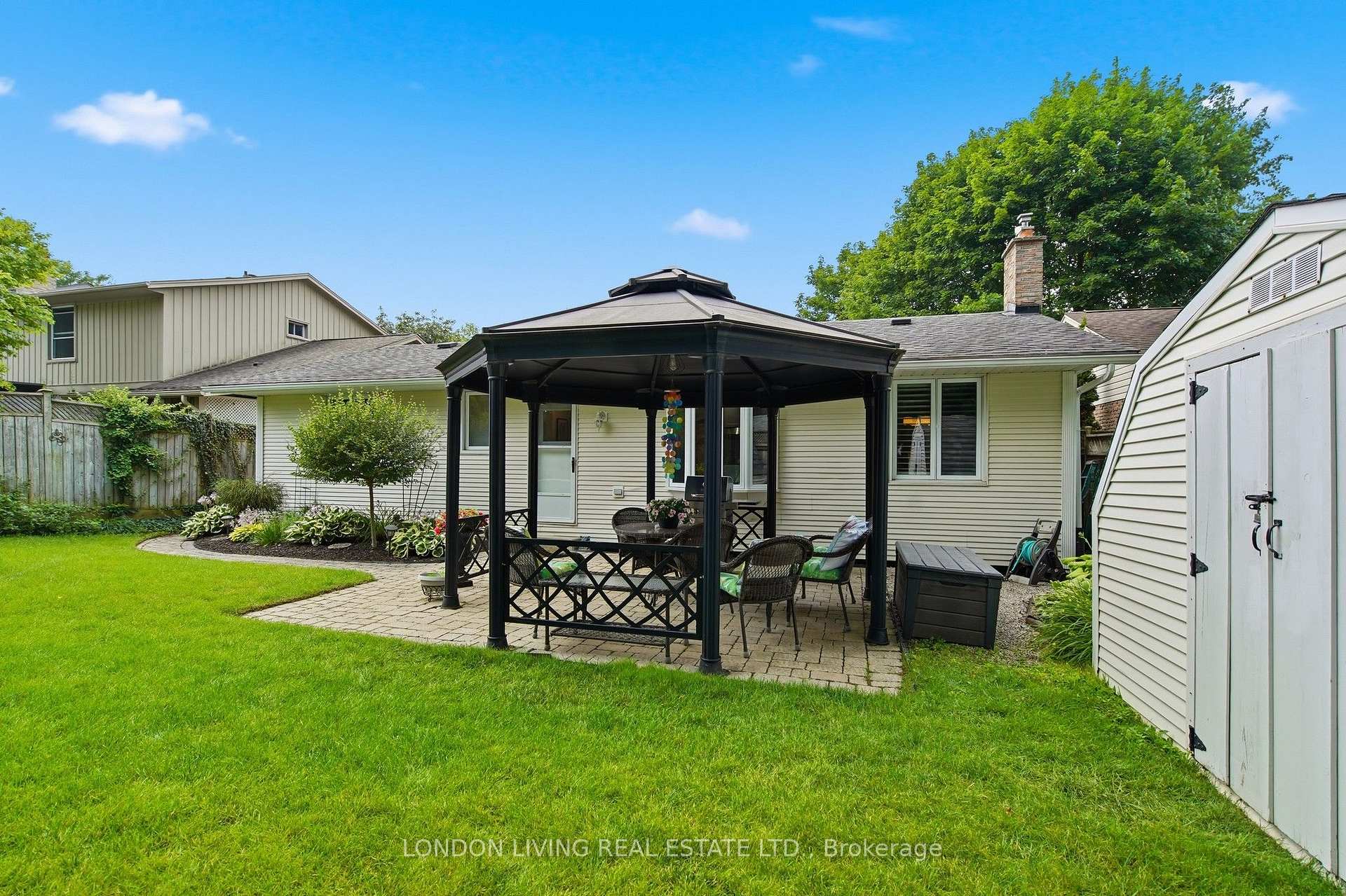 Photo 42 of 23 Greenbrier Crescent, London, South N — HOMEH