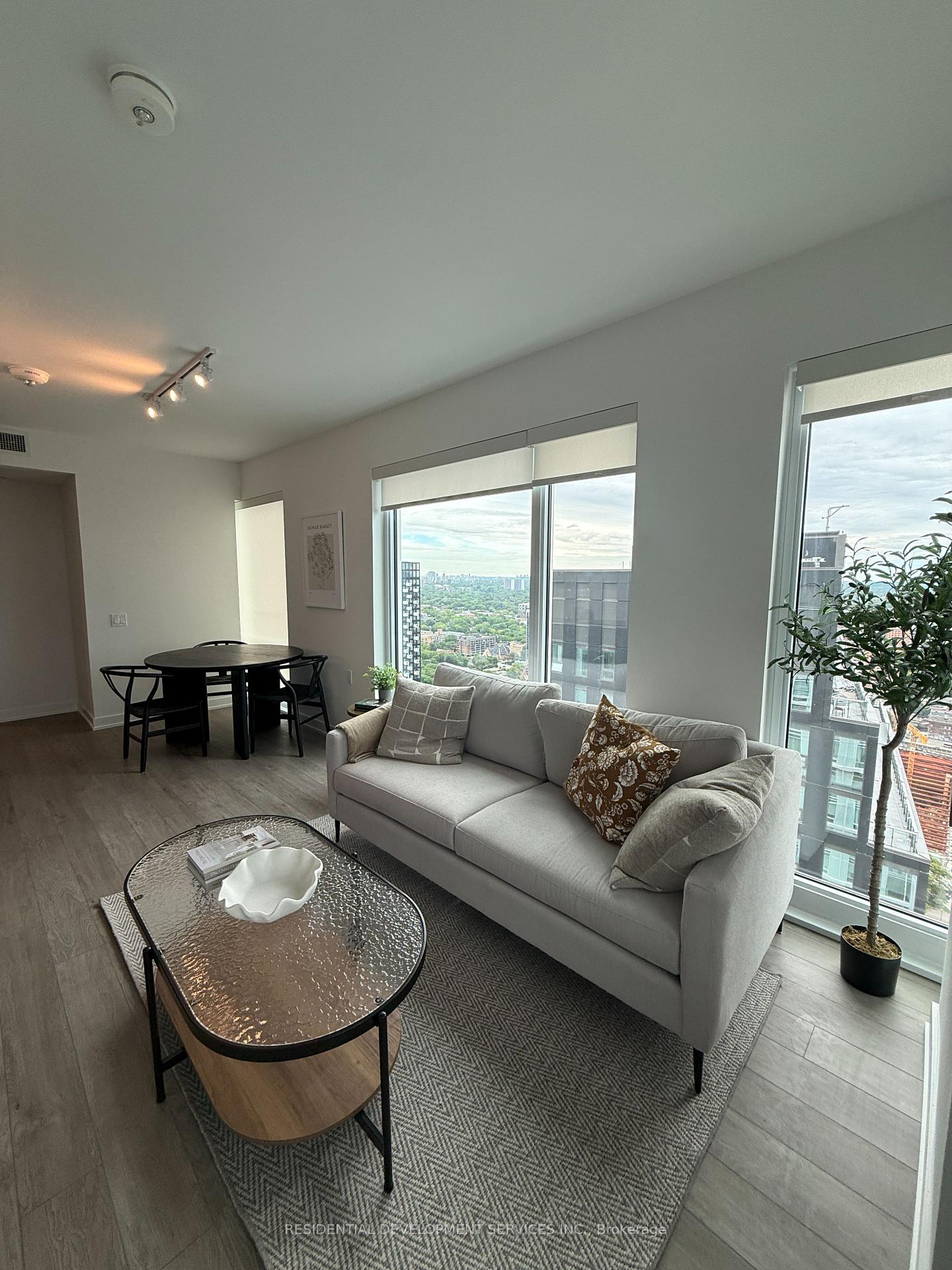 Photo 4 of Unit 3703, 88 Queen Street, Toronto, Church-Yonge Corridor — HOMEH