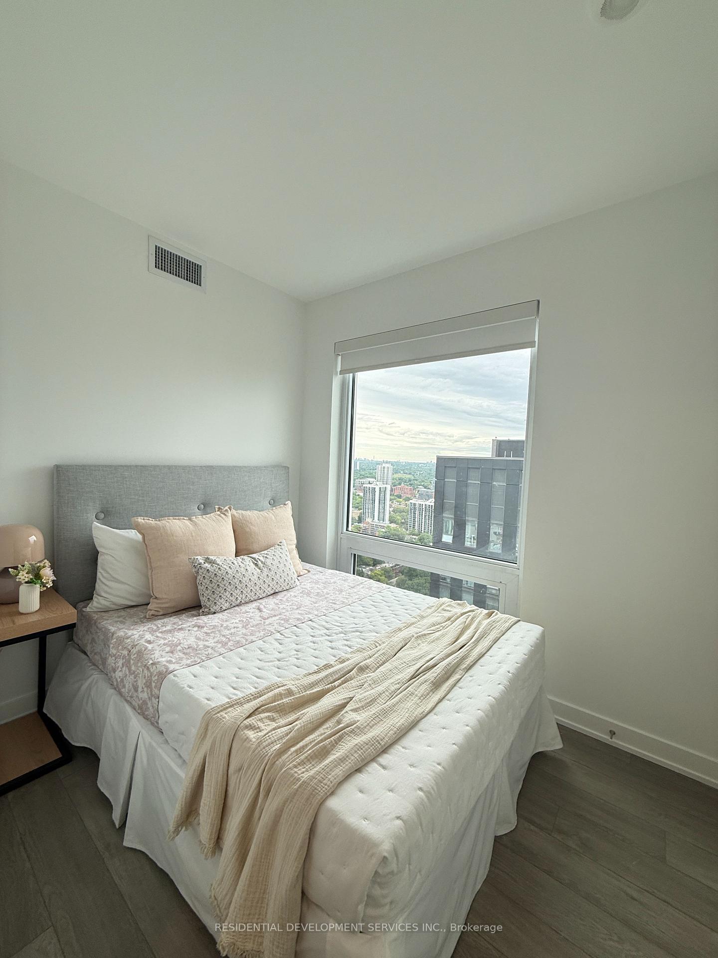 Photo 8 of Unit 3703, 88 Queen Street, Toronto, Church-Yonge Corridor — HOMEH