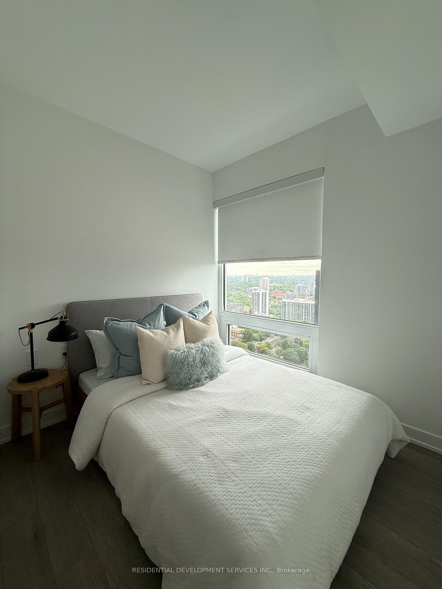 Photo 9 of Unit 3703, 88 Queen Street, Toronto, Church-Yonge Corridor — HOMEH