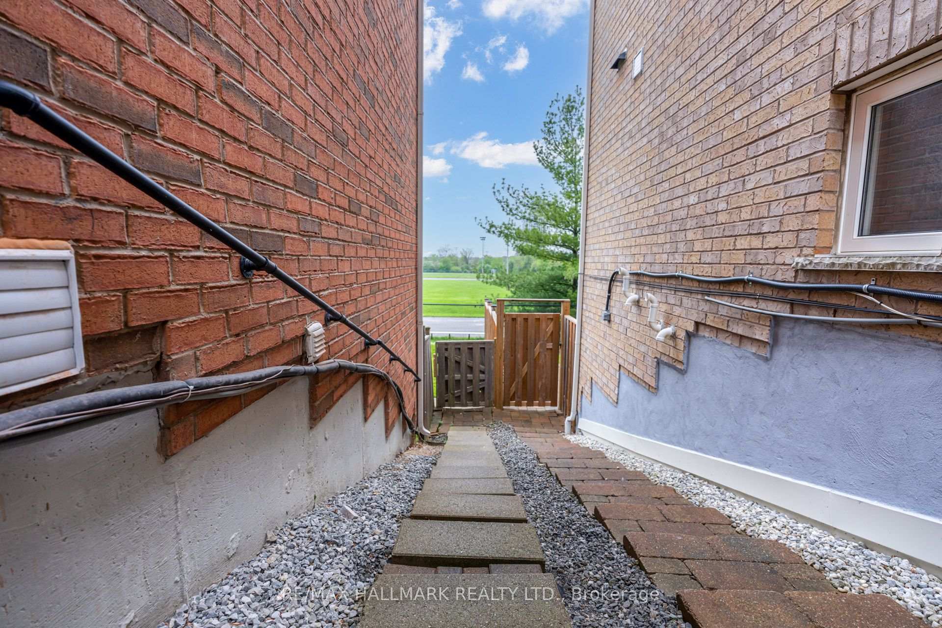 Photo 11 of Unit Bsmt, 97 Maple Ridge Crescent, Markham, Greensborough — HOMEH