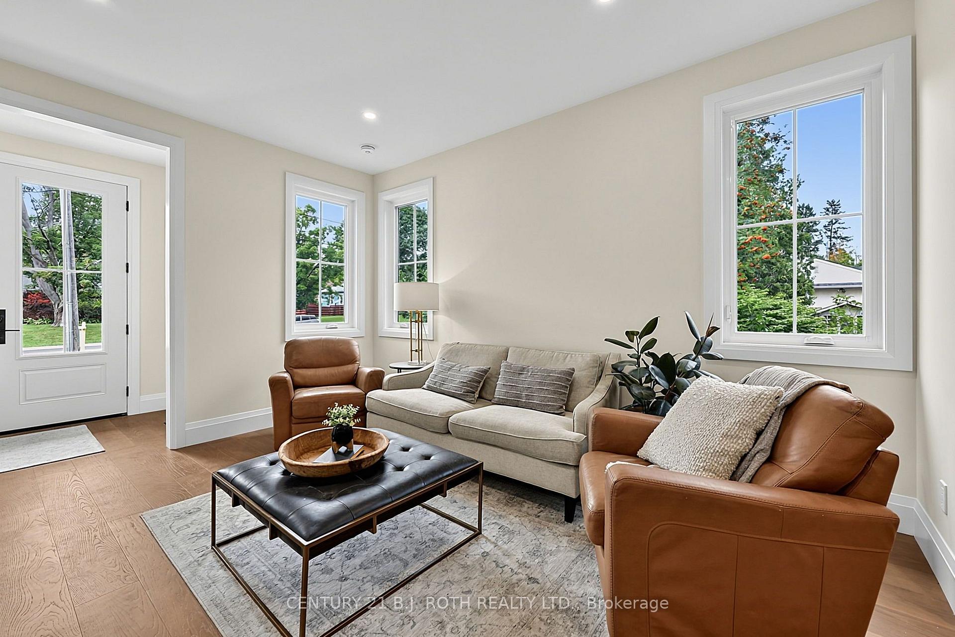 Photo 3 of 75 Vancouver Street, Barrie, Codrington — HOMEH