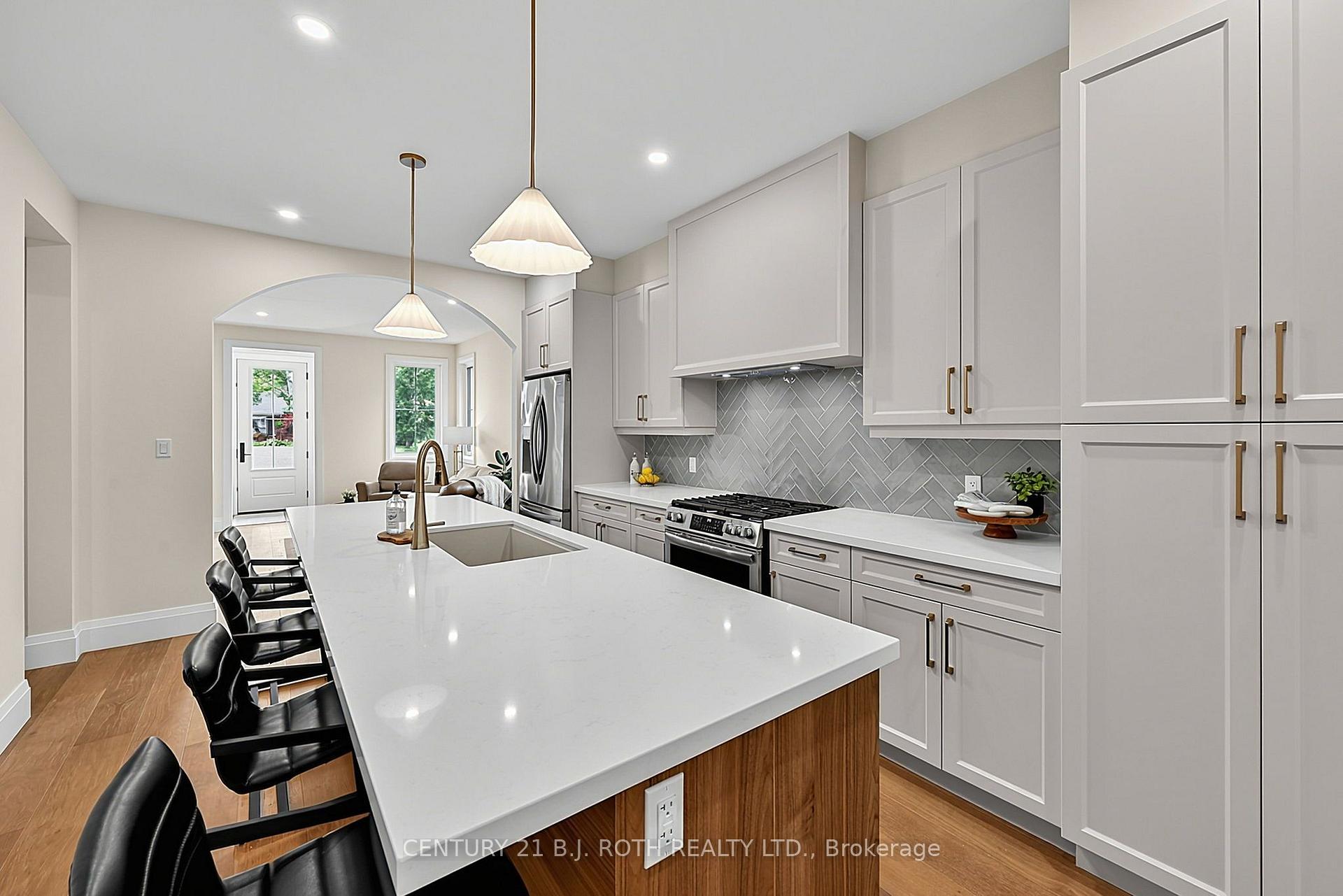 Photo 5 of 75 Vancouver Street, Barrie, Codrington — HOMEH