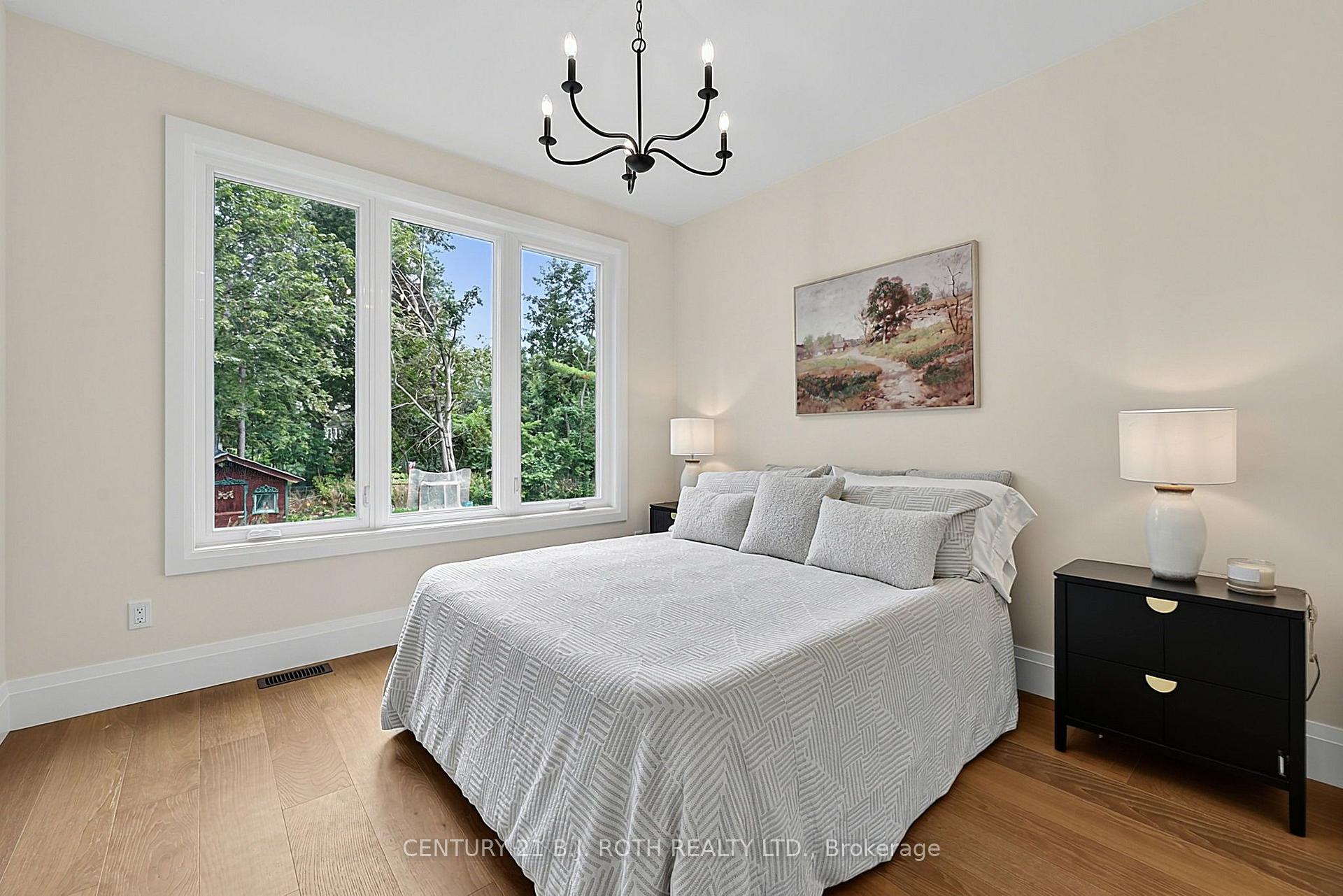 Photo 8 of 75 Vancouver Street, Barrie, Codrington — HOMEH