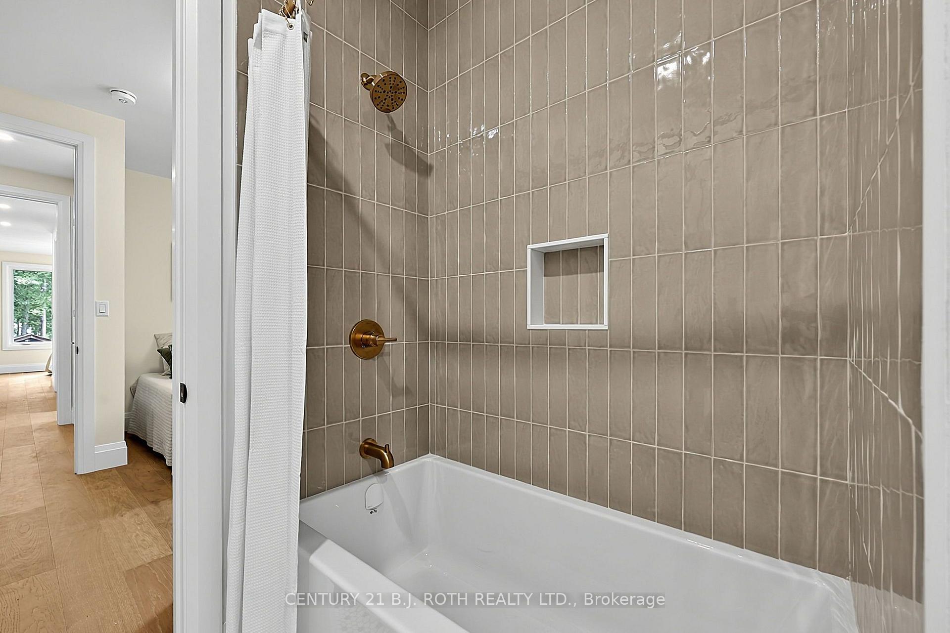 Photo 9 of 75 Vancouver Street, Barrie, Codrington — HOMEH