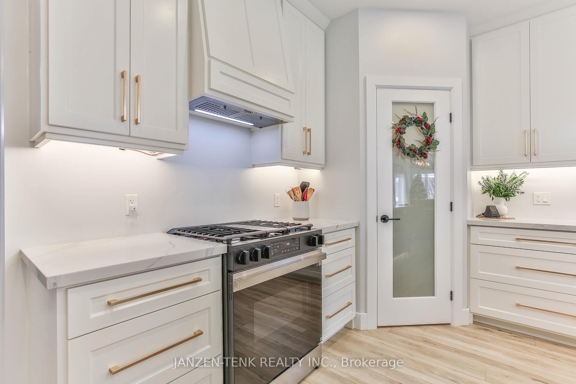 Photo 16 of 8 Charles Court, Bayham, Port Burwell — HOMEH
