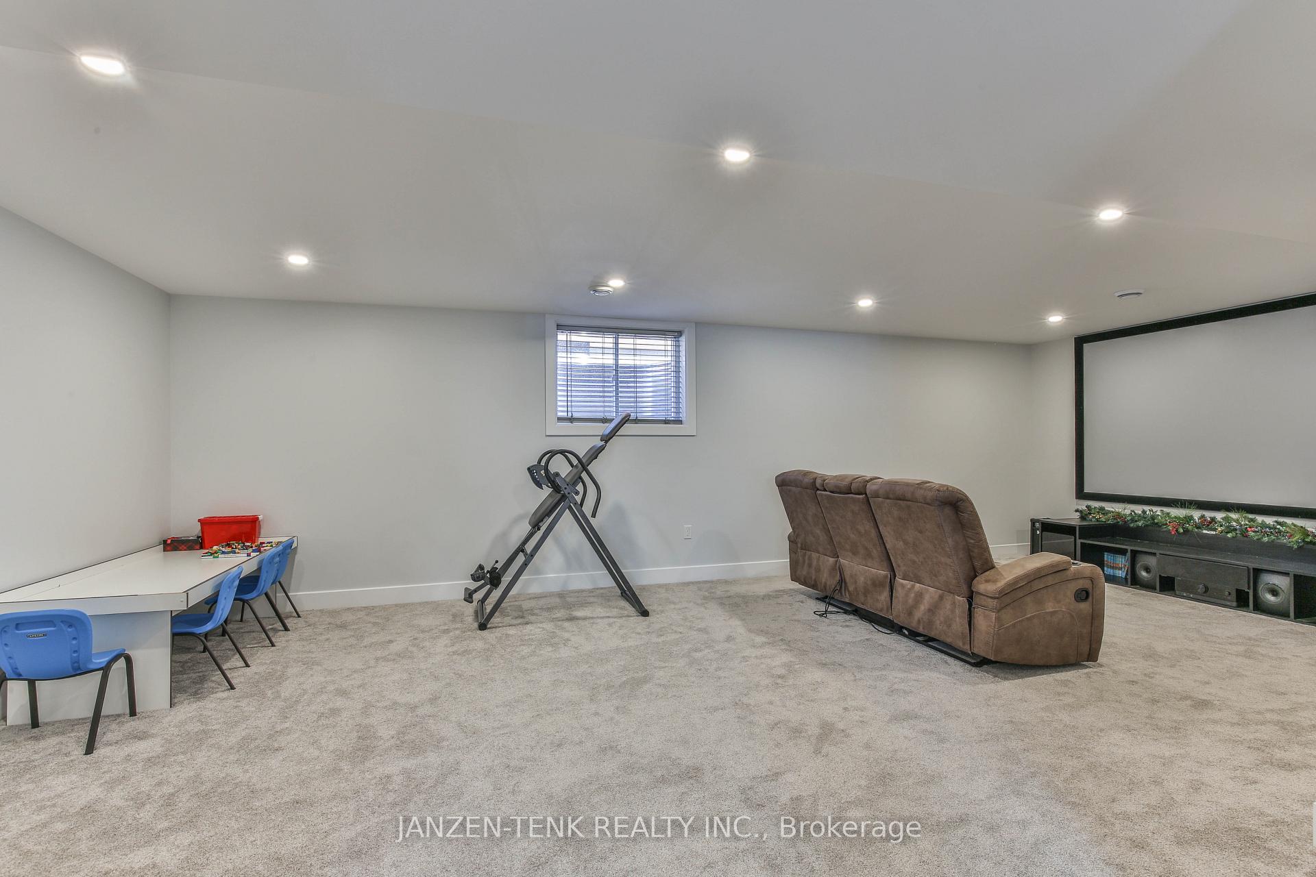 Photo 34 of 8 Charles Court, Bayham, Port Burwell — HOMEH