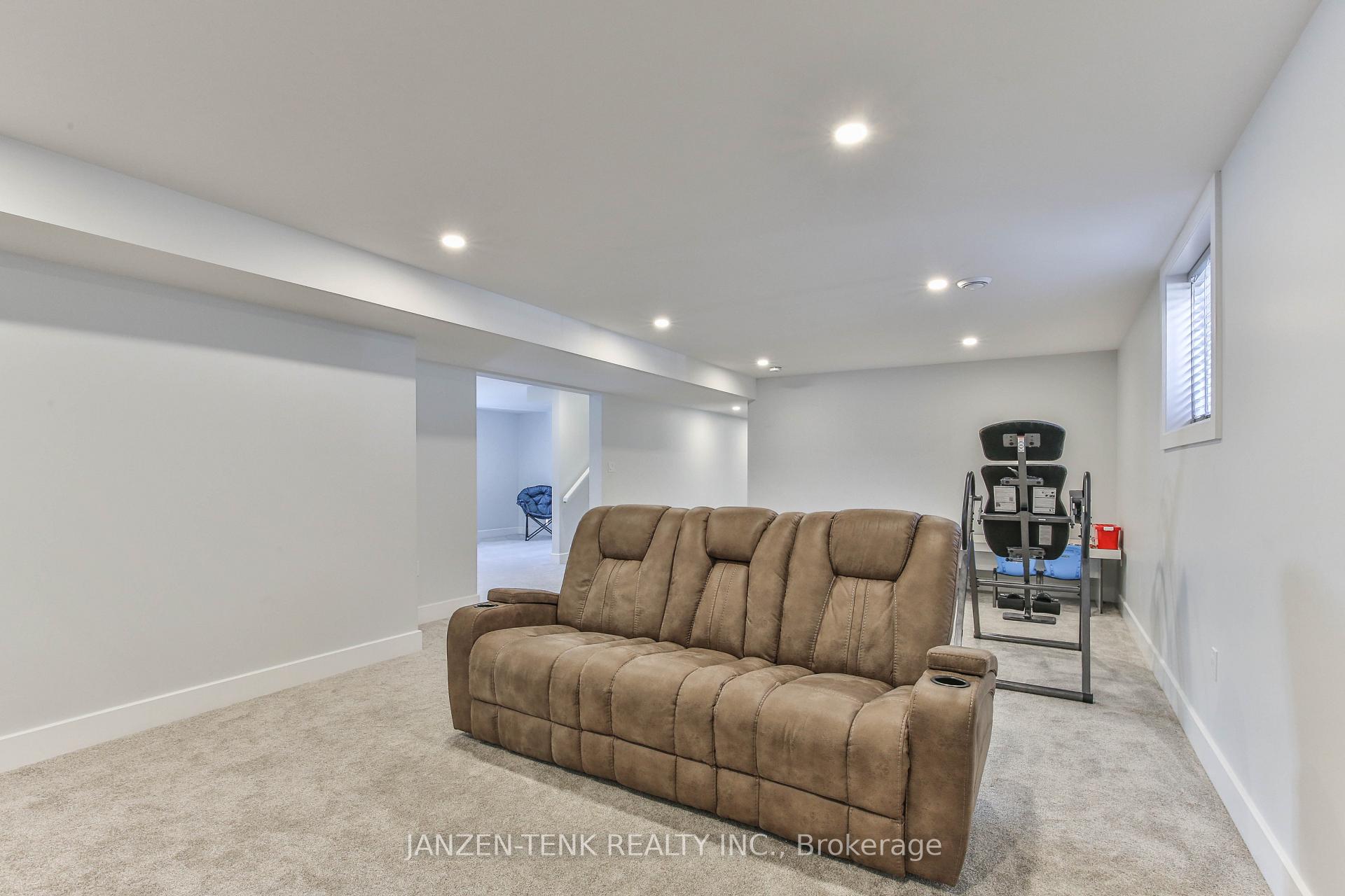 Photo 36 of 8 Charles Court, Bayham, Port Burwell — HOMEH