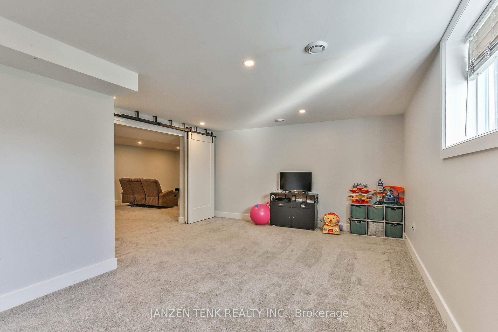 Photo 37 of 8 Charles Court, Bayham, Port Burwell — HOMEH