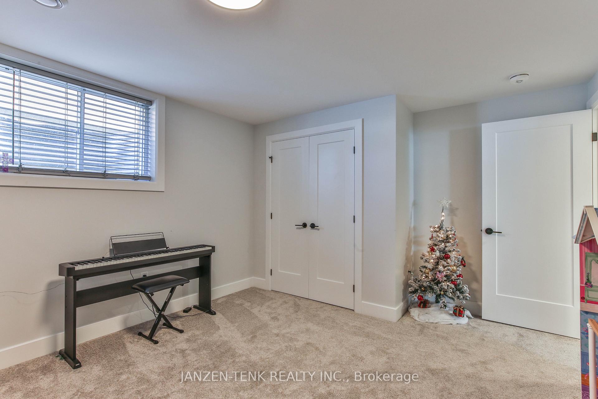 Photo 40 of 8 Charles Court, Bayham, Port Burwell — HOMEH