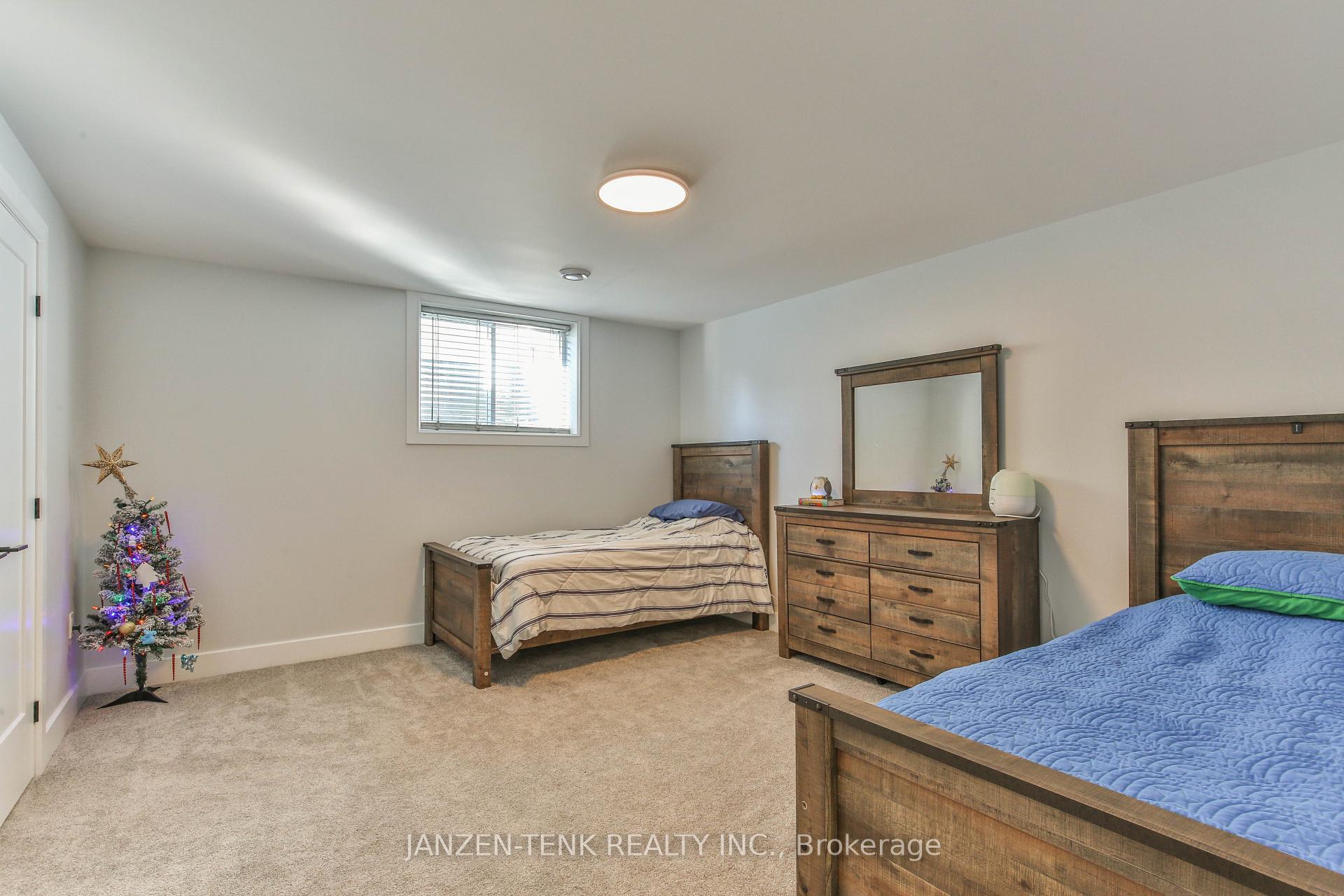 Photo 41 of 8 Charles Court, Bayham, Port Burwell — HOMEH