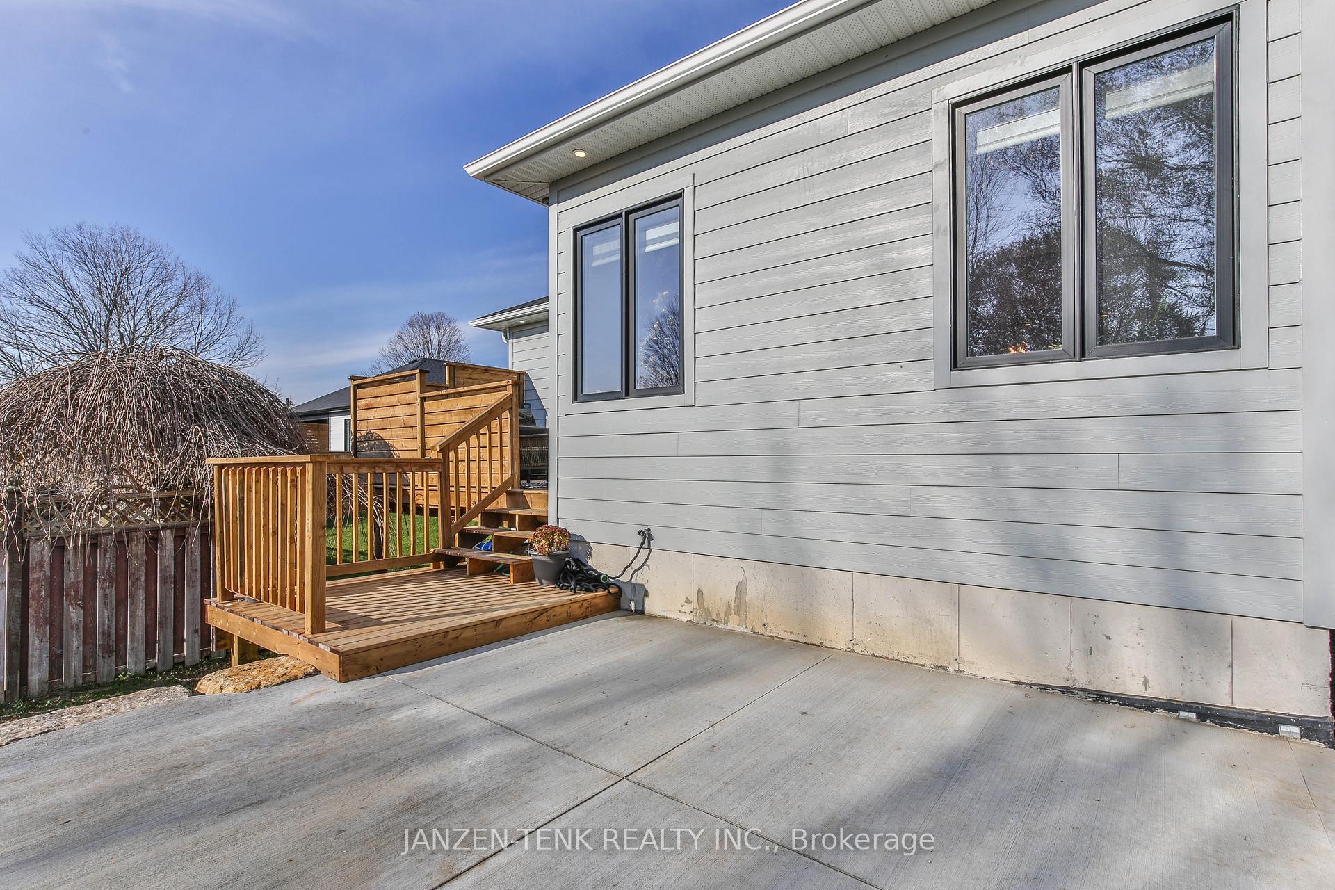 Photo 46 of 8 Charles Court, Bayham, Port Burwell — HOMEH