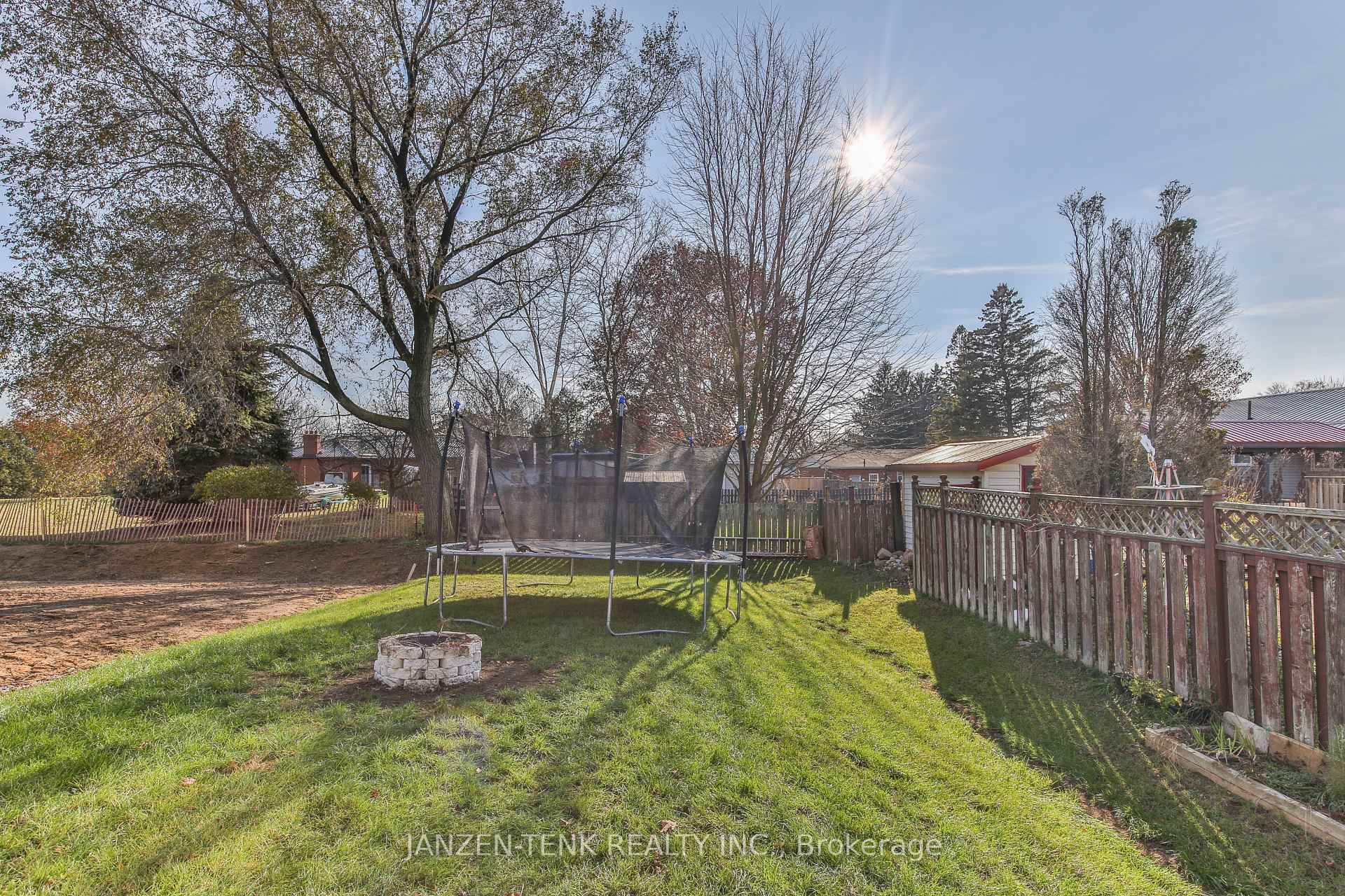 Photo 48 of 8 Charles Court, Bayham, Port Burwell — HOMEH