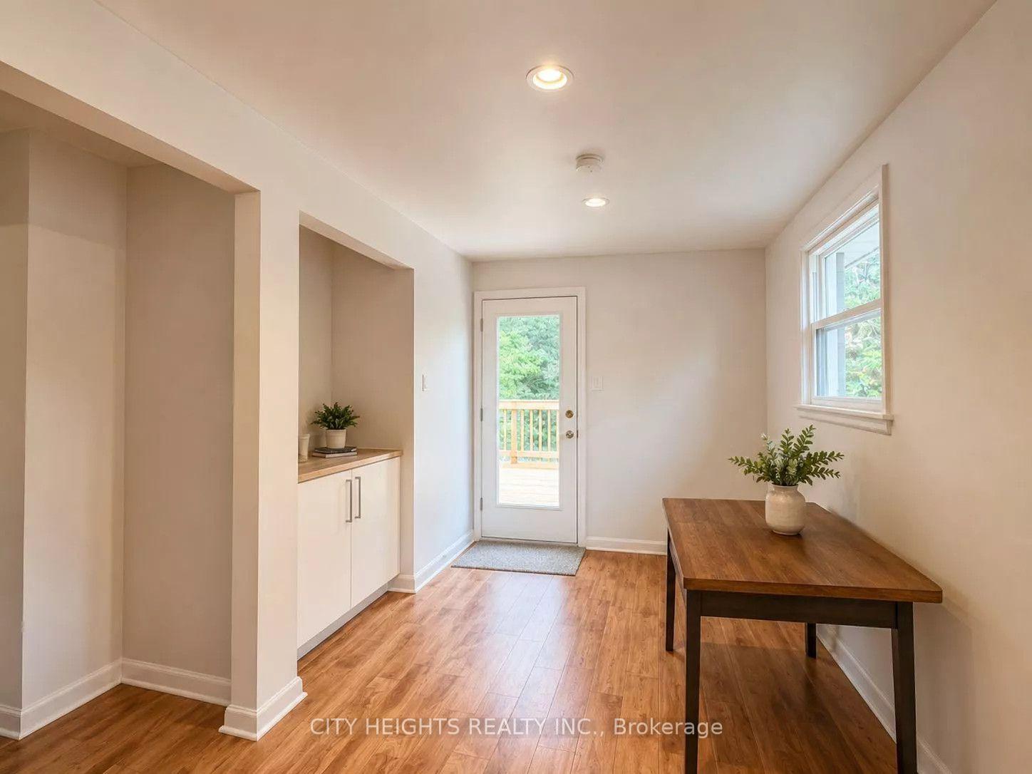 Photo 15 of 206 Barry Place, London, North N — HOMEH