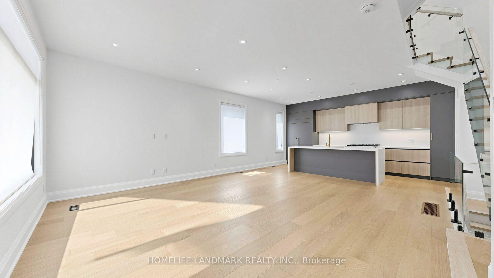 Photo 3 of Unit Unit B, 750 Glengrove Avenue, North York, Yorkdale-Glen Park — HOMEH
