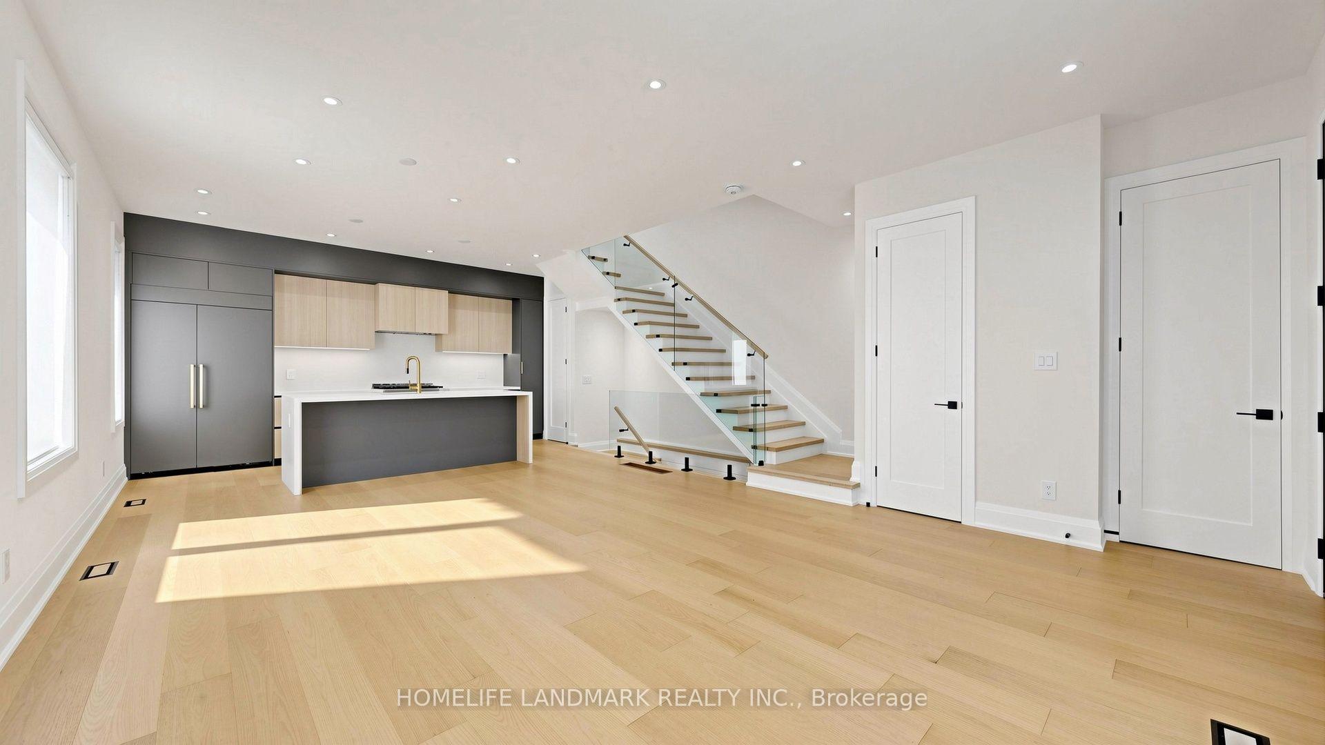 Photo 5 of Unit Unit B, 750 Glengrove Avenue, North York, Yorkdale-Glen Park — HOMEH