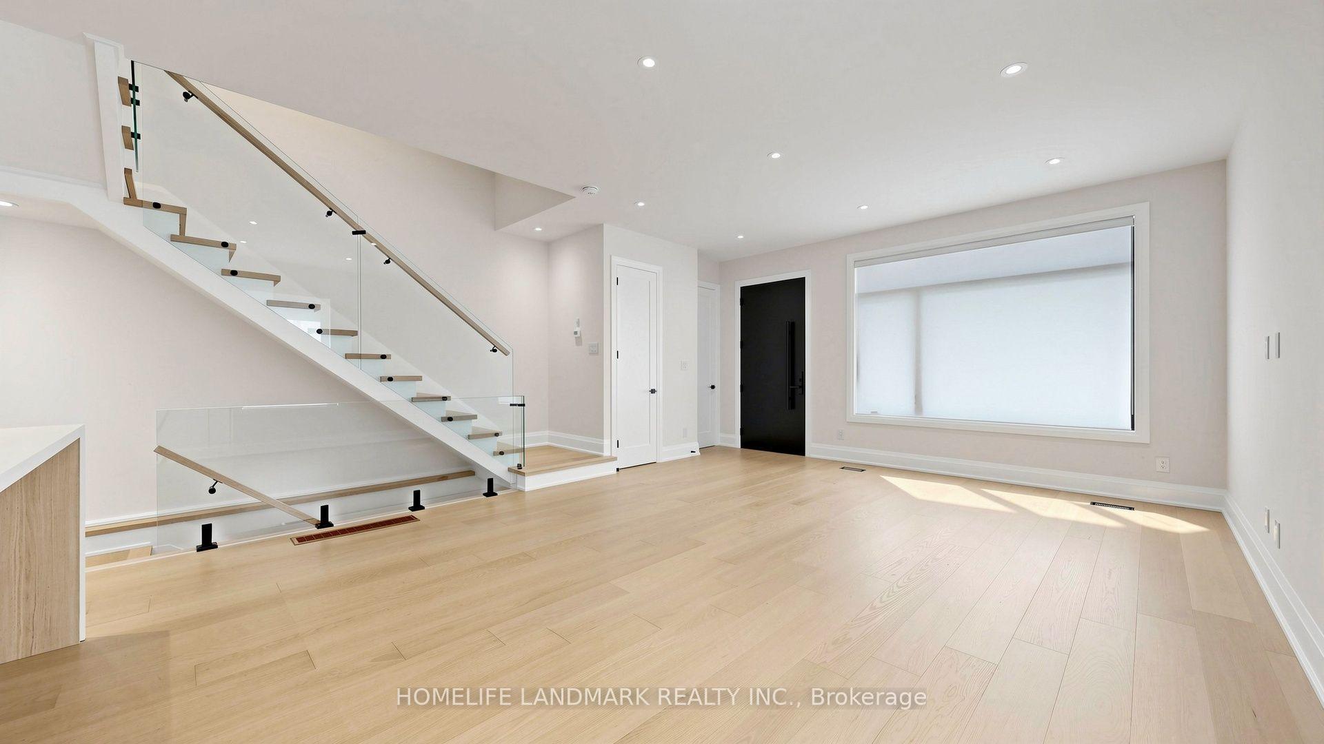Photo 6 of Unit Unit B, 750 Glengrove Avenue, North York, Yorkdale-Glen Park — HOMEH