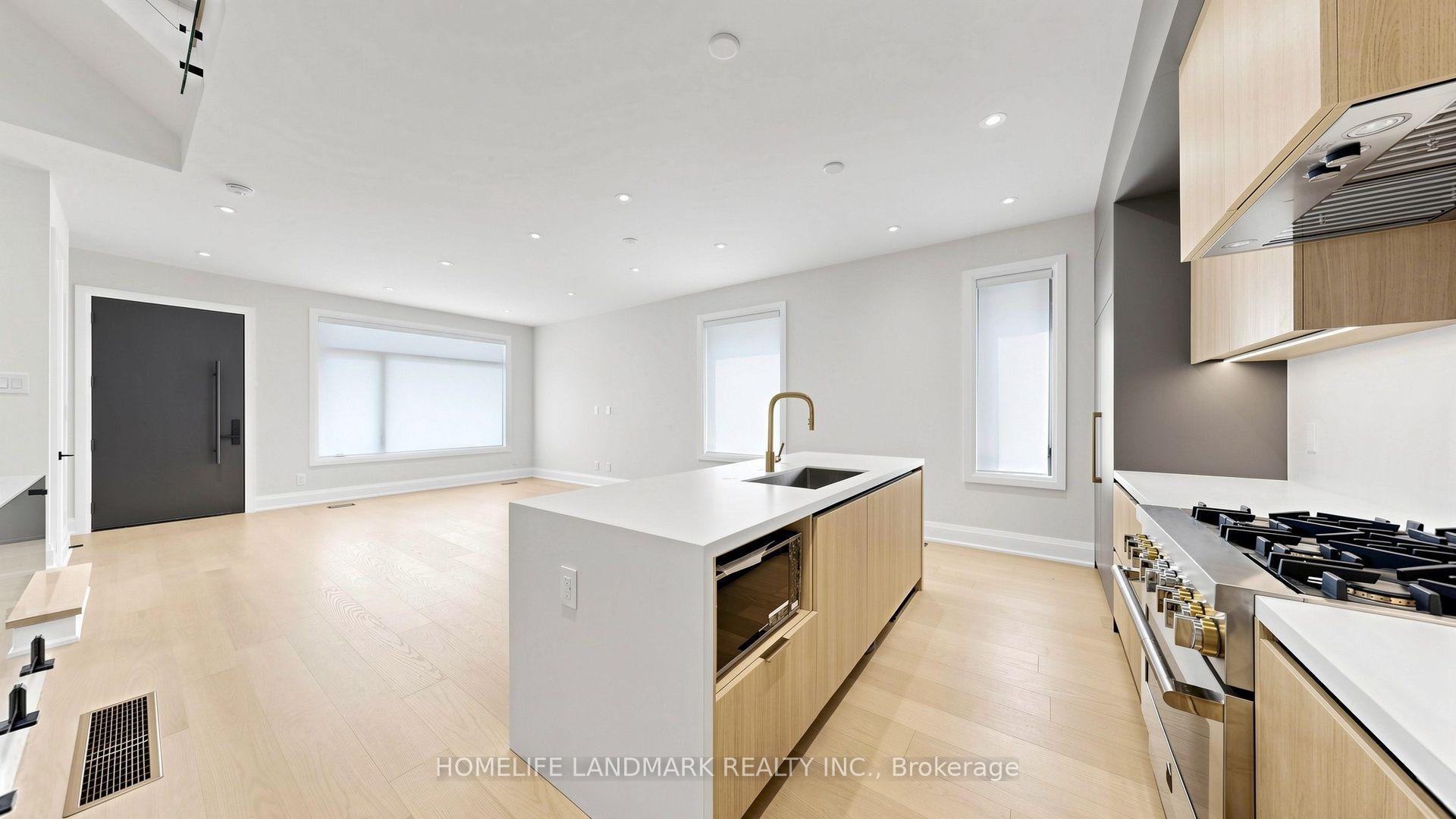 Photo 9 of Unit Unit B, 750 Glengrove Avenue, North York, Yorkdale-Glen Park — HOMEH