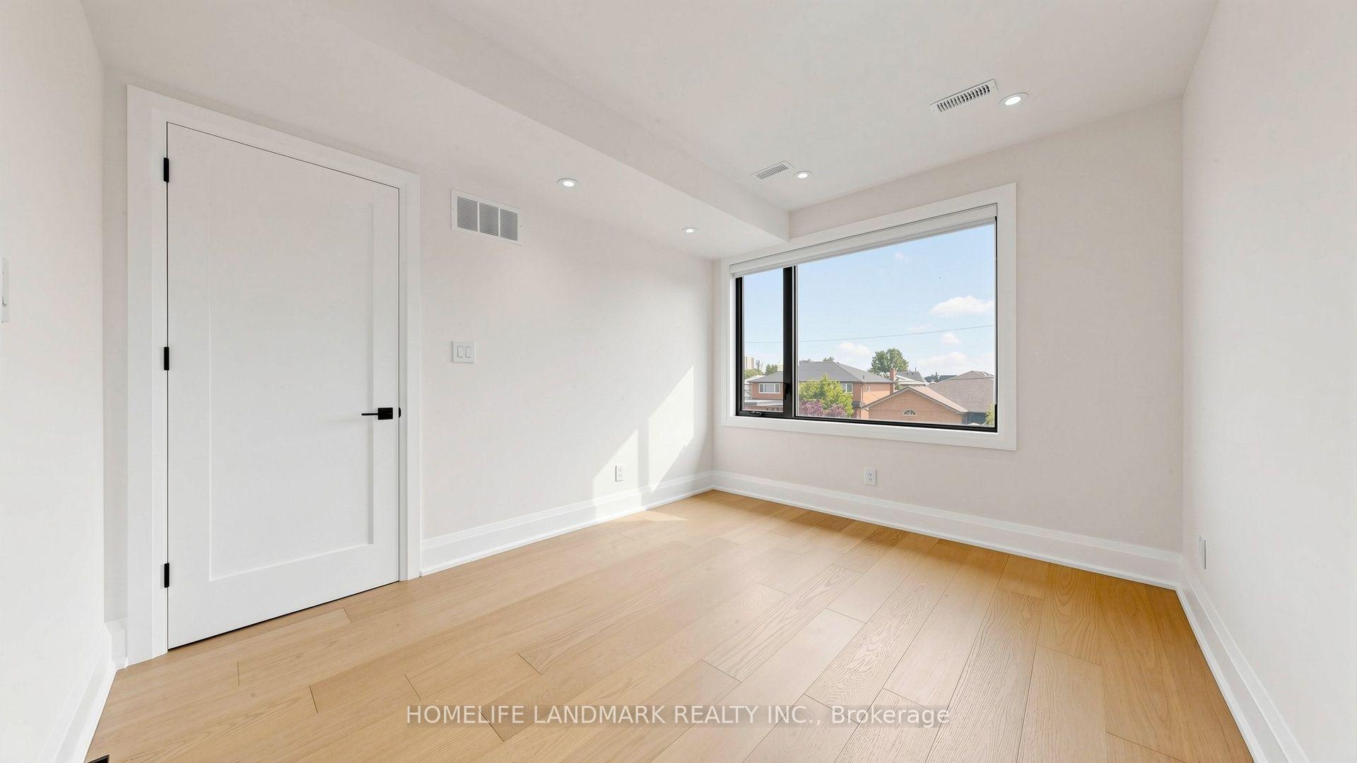 Photo 16 of Unit Unit B, 750 Glengrove Avenue, North York, Yorkdale-Glen Park — HOMEH