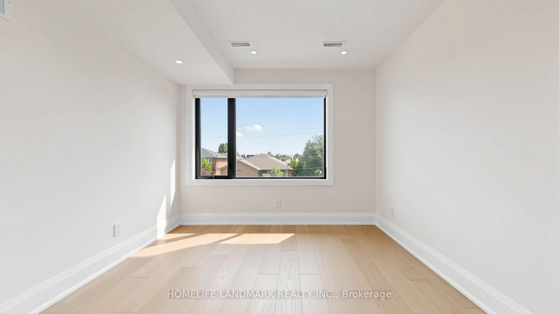 Photo 17 of Unit Unit B, 750 Glengrove Avenue, North York, Yorkdale-Glen Park — HOMEH