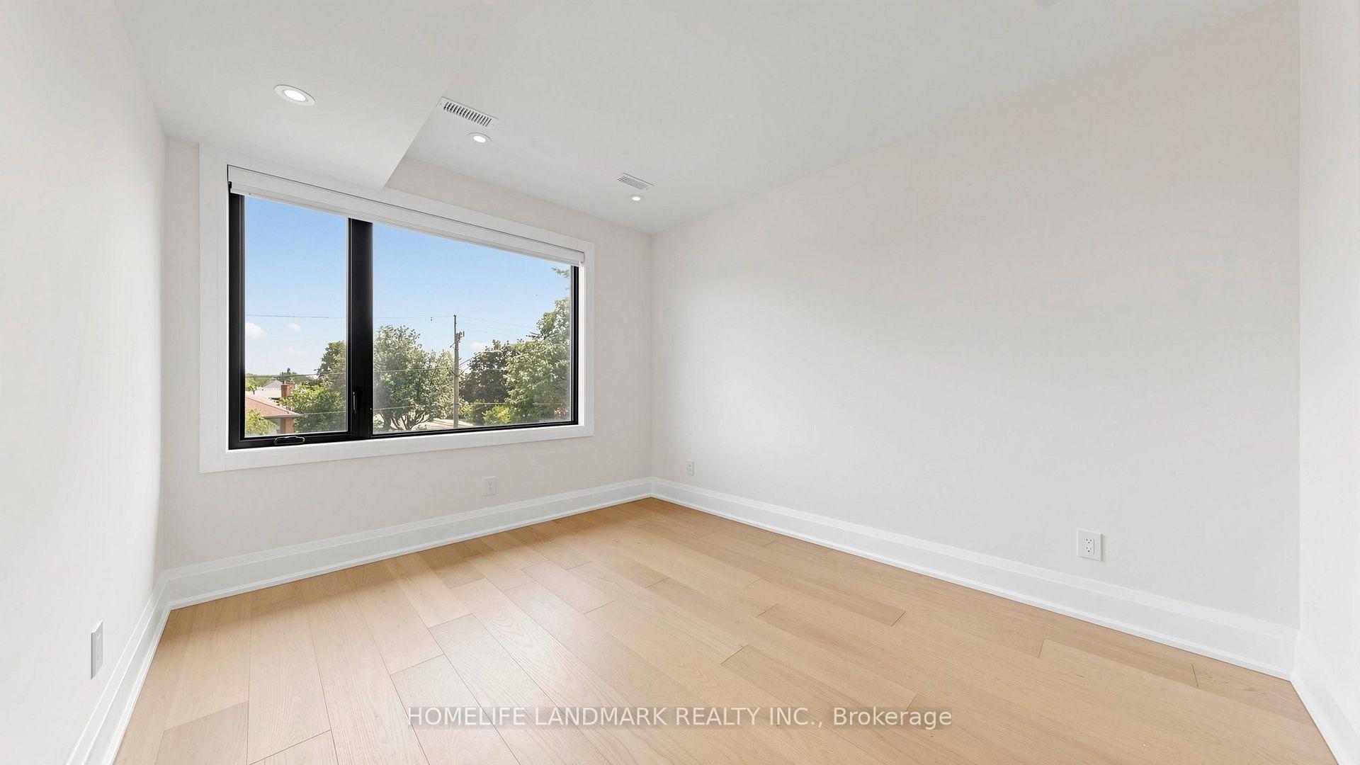 Photo 18 of Unit Unit B, 750 Glengrove Avenue, North York, Yorkdale-Glen Park — HOMEH