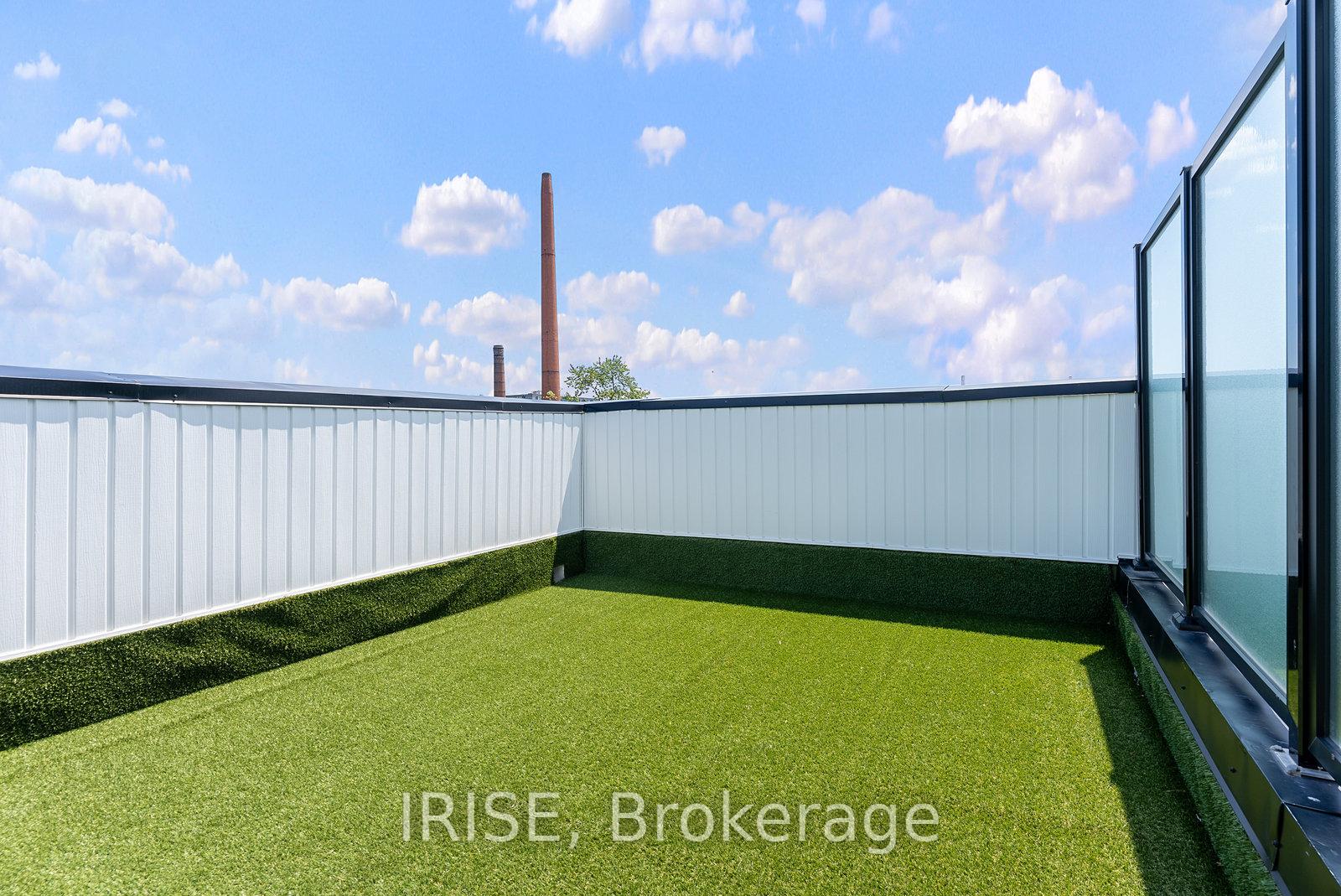 Photo 4 of Unit 305, 485 Logan Avenue N, Toronto, South Riverdale — HOMEH