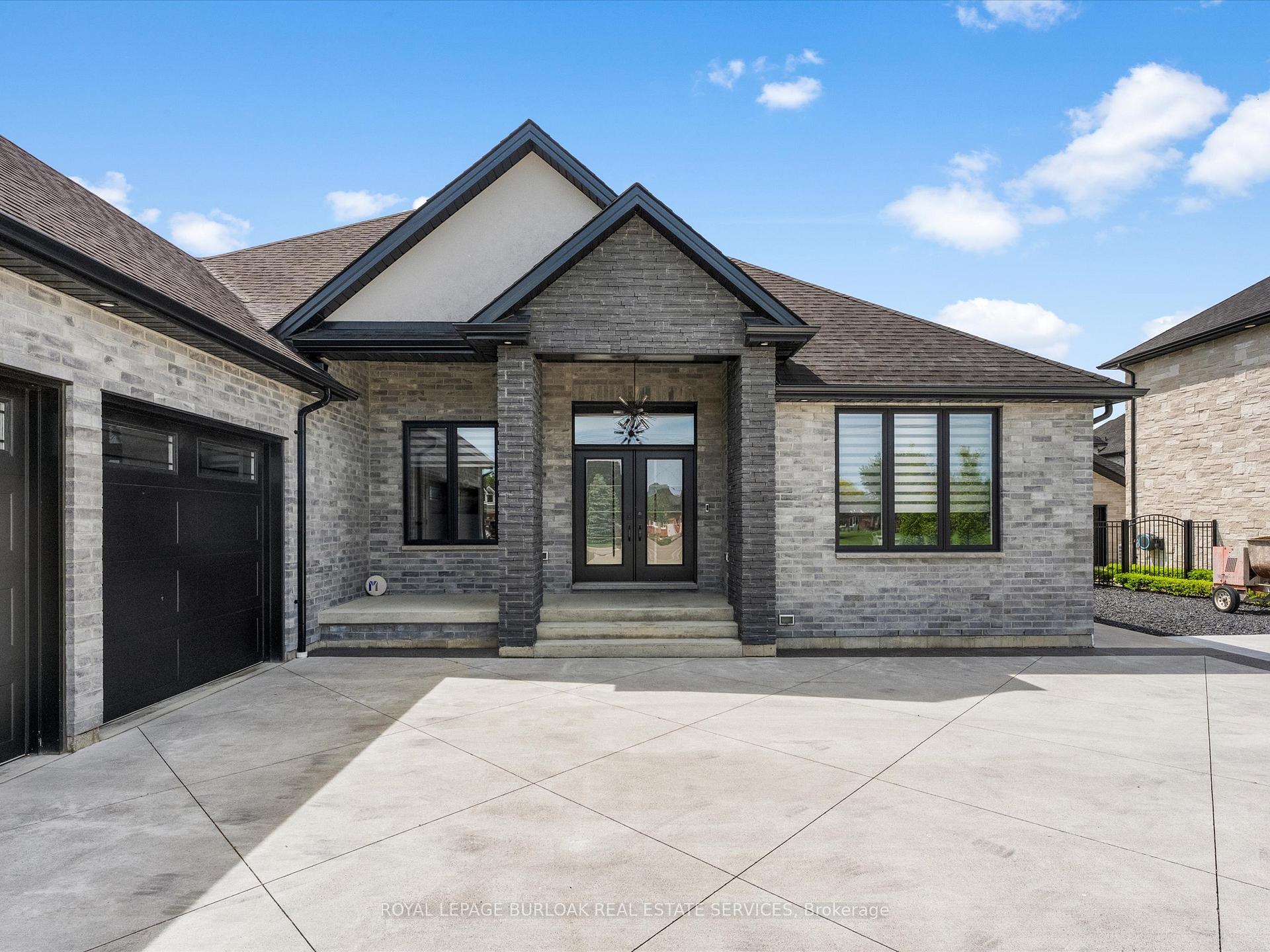 Photo 3 of 351 Old Tecumseh Road, Windsor — HOMEH