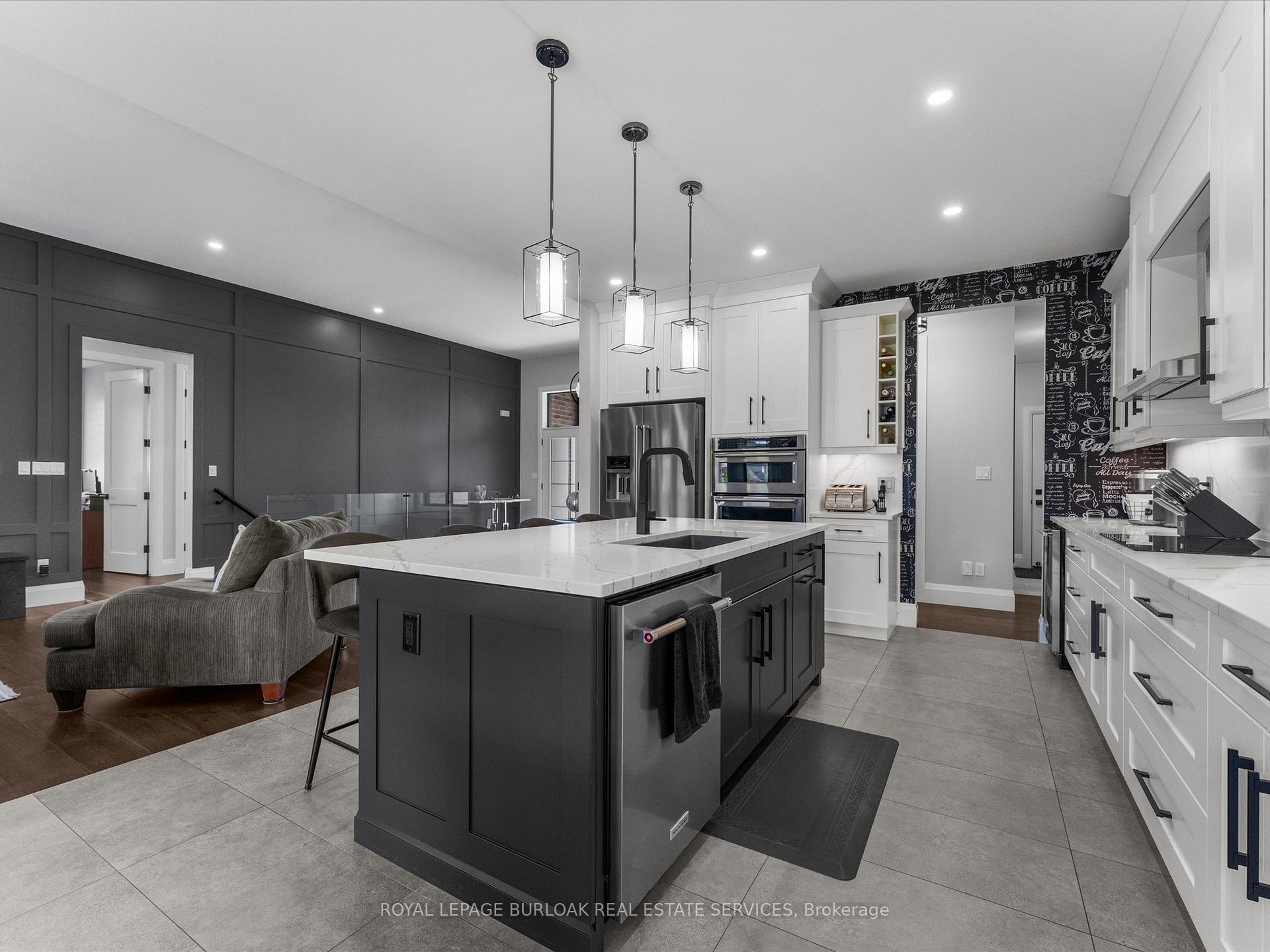 Photo 17 of 351 Old Tecumseh Road, Windsor — HOMEH