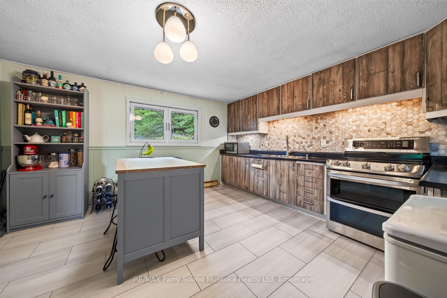Photo 12 of 3 Ridgeway Drive, Carling — HOMEH