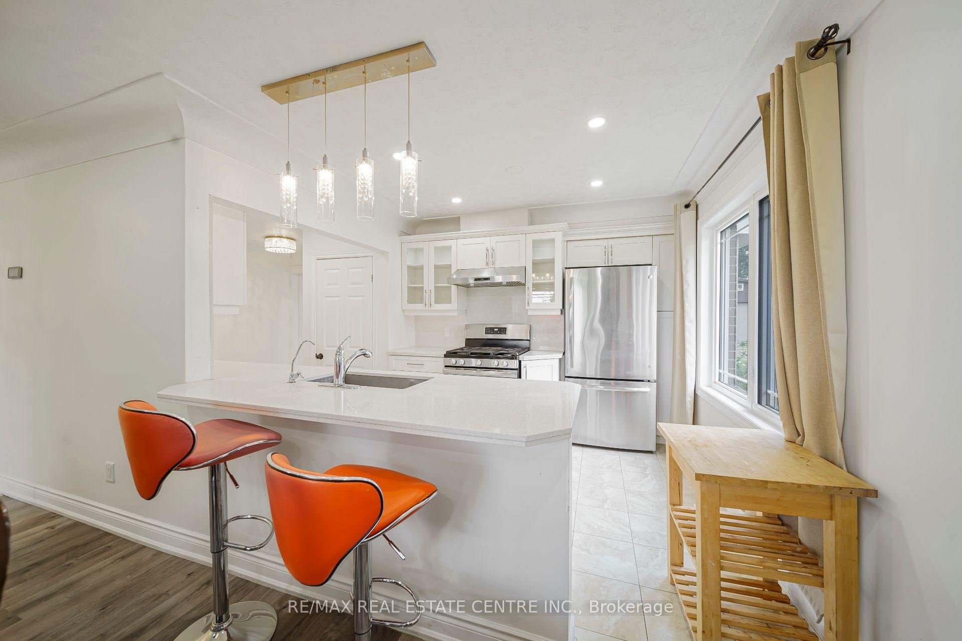 Photo 5 of 7332 Twenty Road E, Hamilton, Rural Glanbrook — HOMEH
