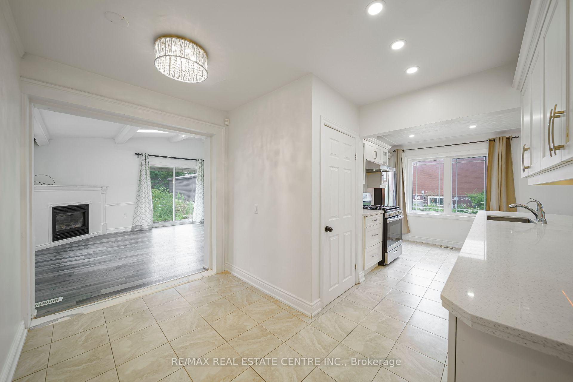 Photo 9 of 7332 Twenty Road E, Hamilton, Rural Glanbrook — HOMEH