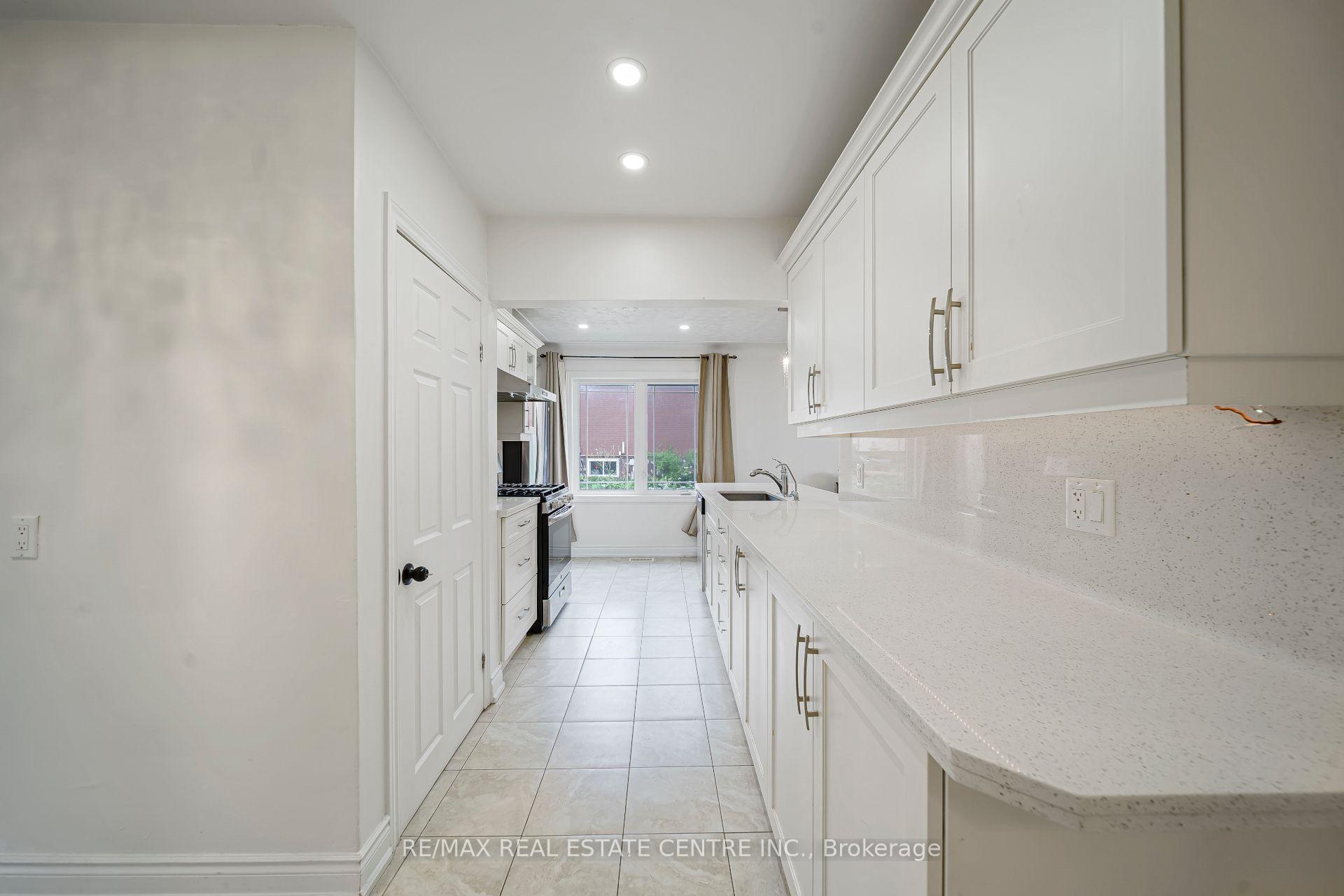 Photo 14 of 7332 Twenty Road E, Hamilton, Rural Glanbrook — HOMEH