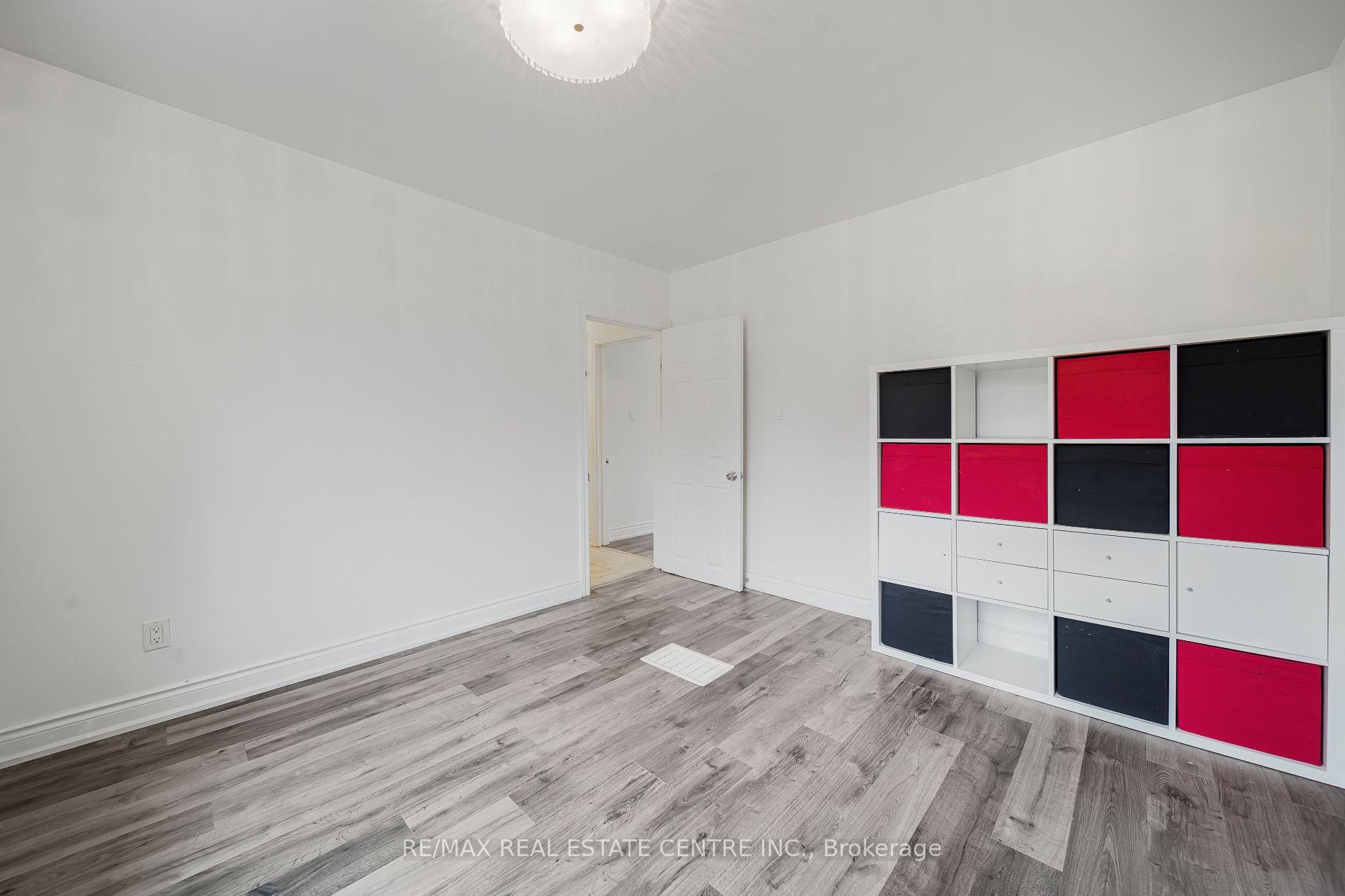 Photo 17 of 7332 Twenty Road E, Hamilton, Rural Glanbrook — HOMEH