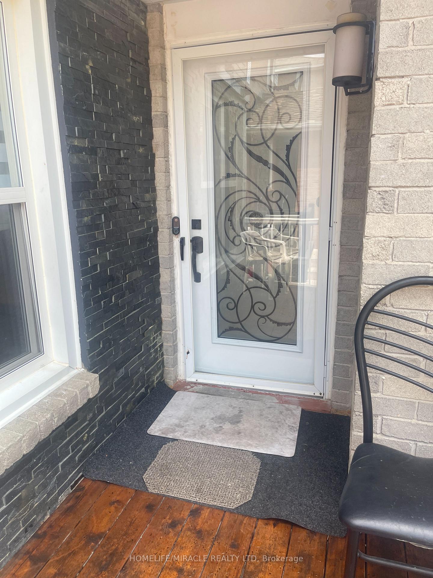 Photo 2 of 17 Wayne Nicol Drive, Brampton, Northwood Park — HOMEH