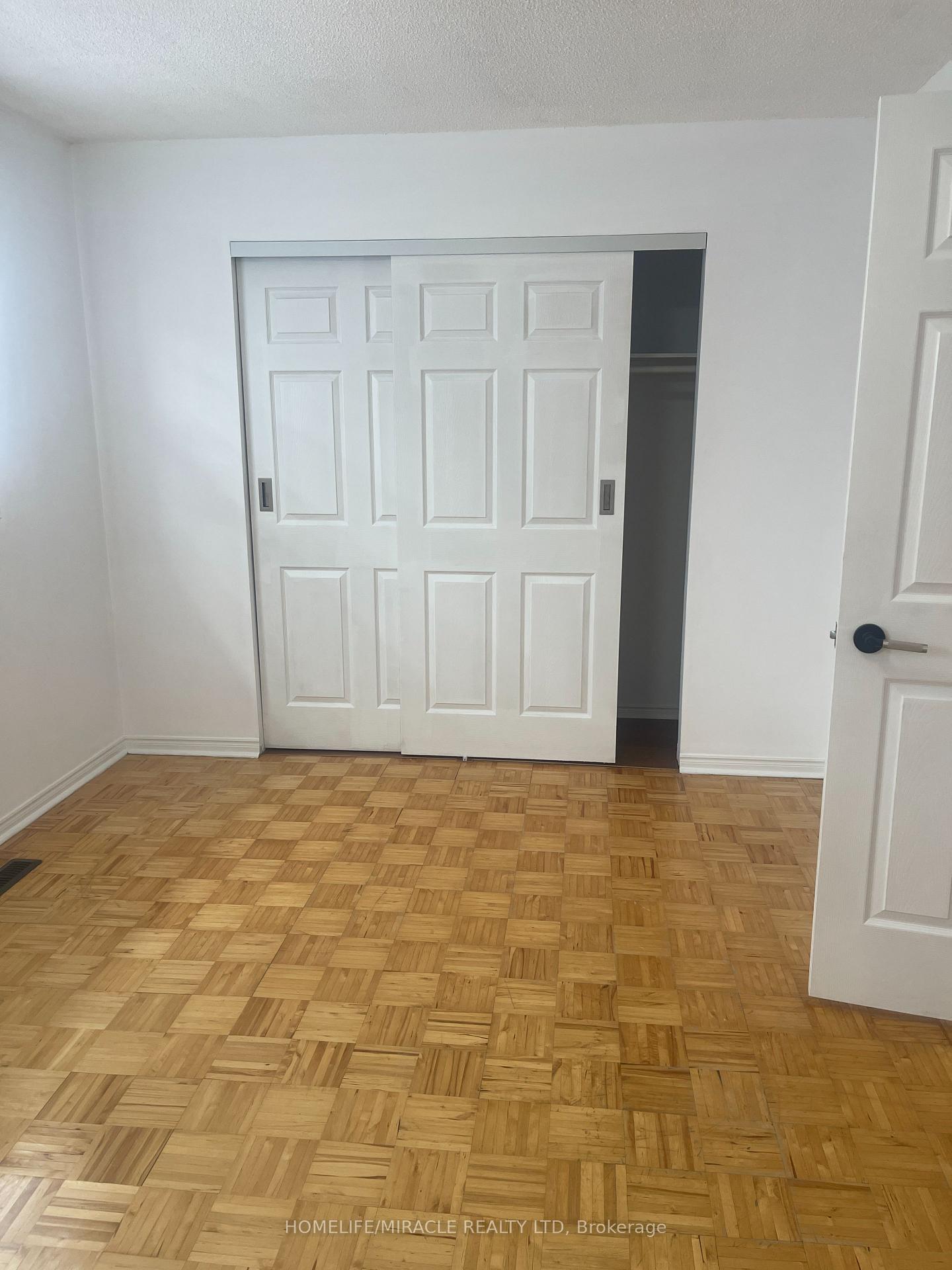 Photo 9 of 17 Wayne Nicol Drive, Brampton, Northwood Park — HOMEH