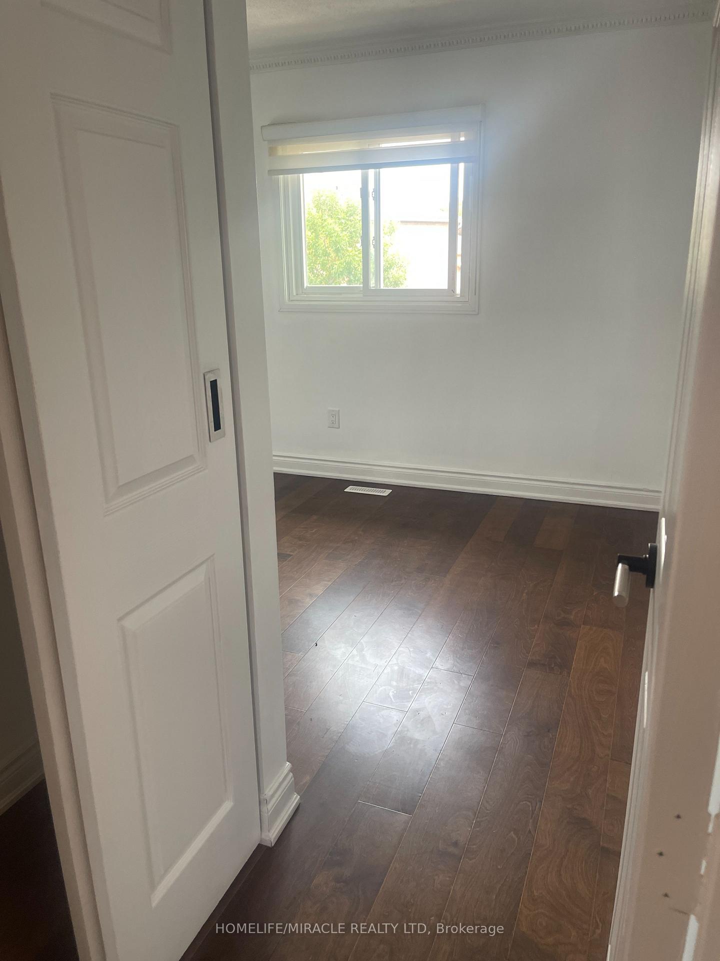 Photo 14 of 17 Wayne Nicol Drive, Brampton, Northwood Park — HOMEH