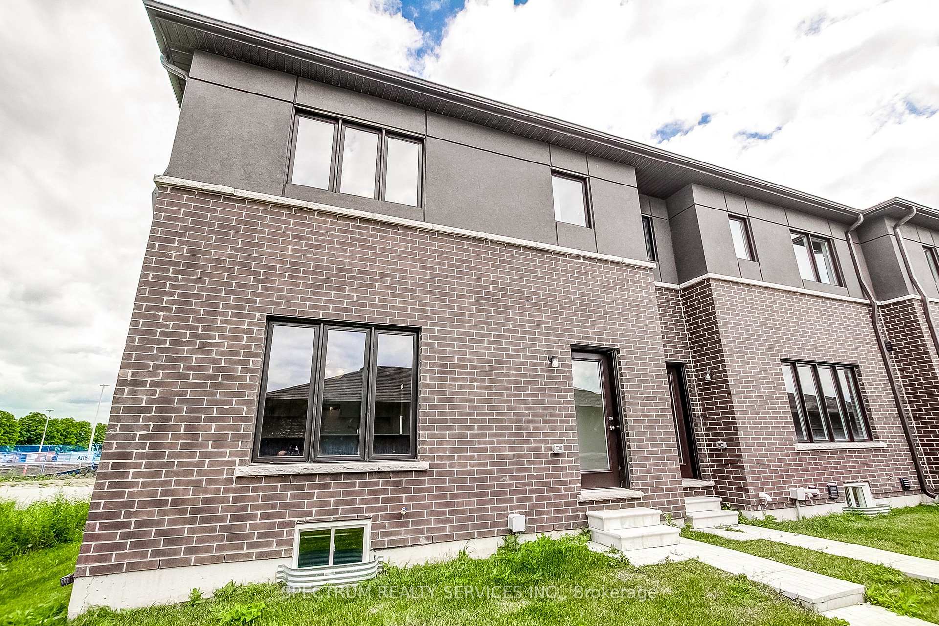Photo 47 of 31 Strickland Avenue, Brant, Brantford Twp — HOMEH