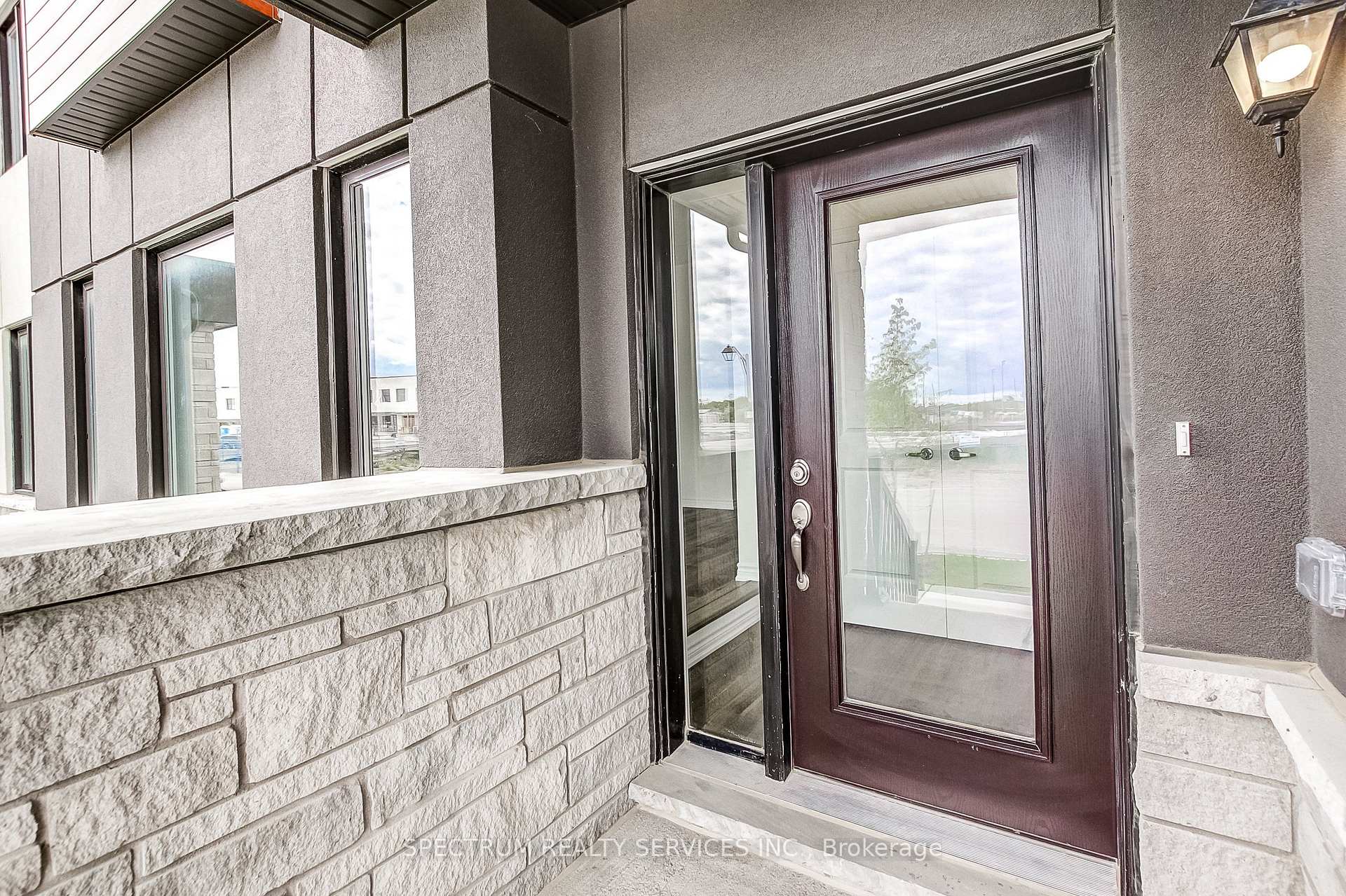 Photo 6 of 29 Strickland Avenue, Brant, Brantford Twp — HOMEH