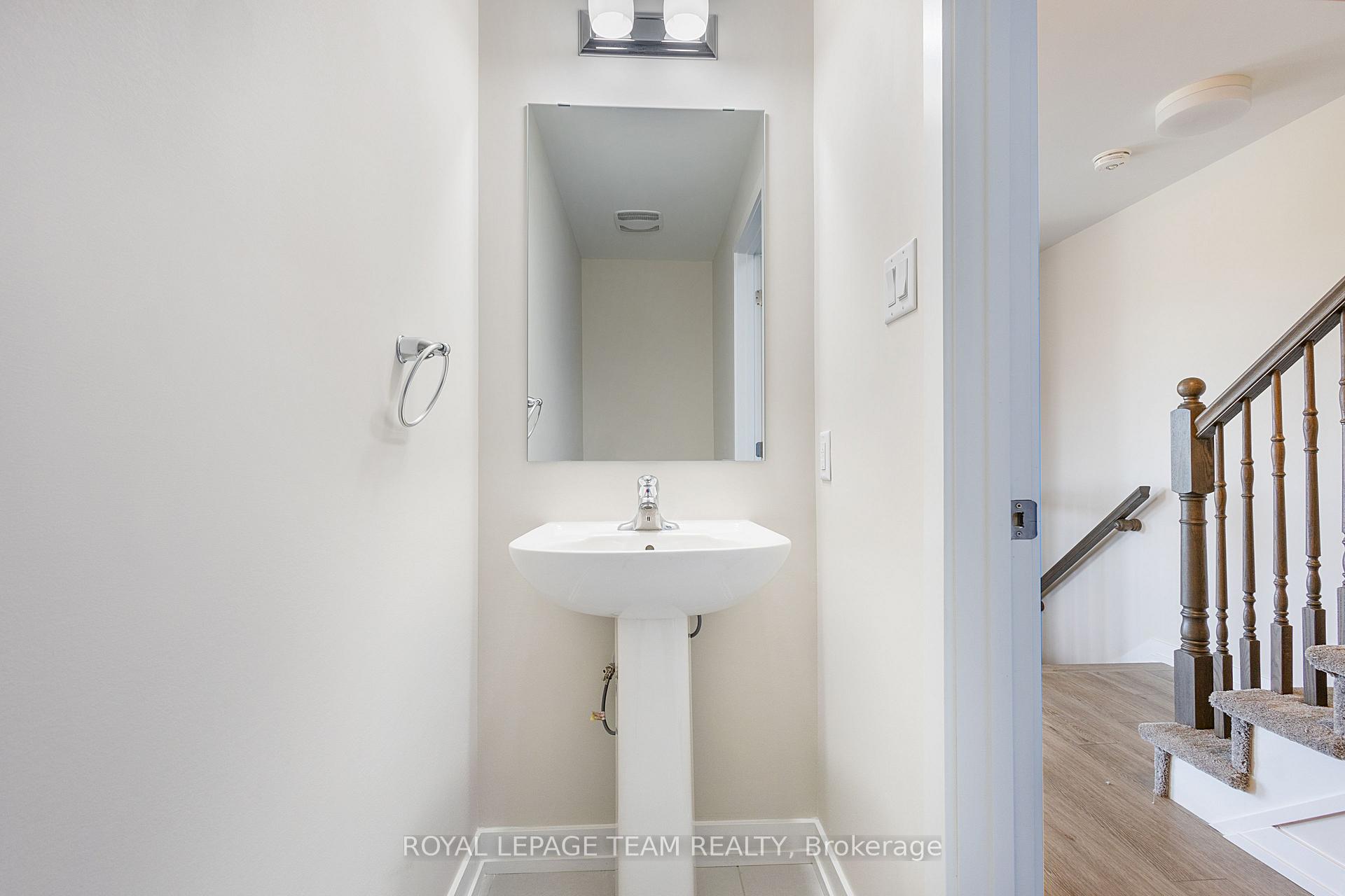 Photo 4 of 946 Chapman Mills Drive, Ottawa, Barrhaven - Heritage Park — HOMEH