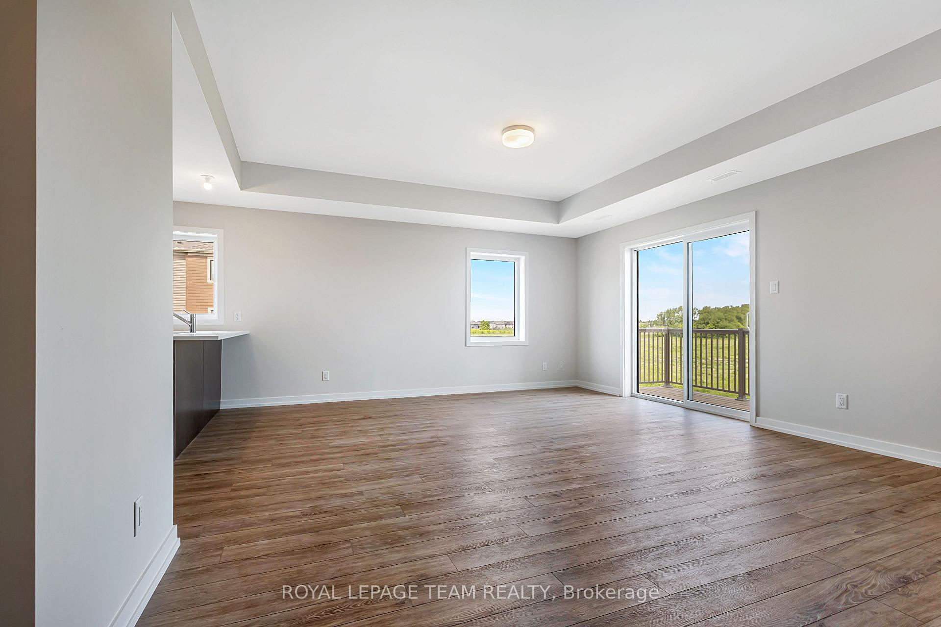 Photo 6 of 946 Chapman Mills Drive, Ottawa, Barrhaven - Heritage Park — HOMEH