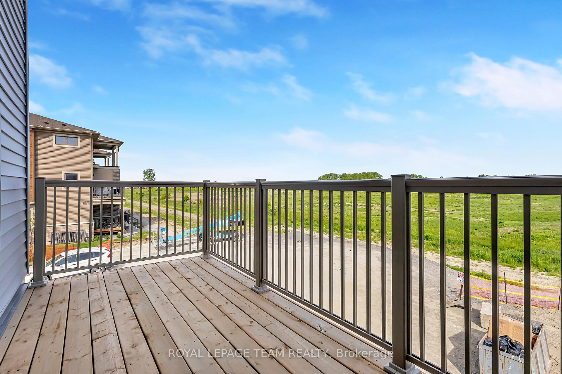 Photo 12 of 946 Chapman Mills Drive, Ottawa, Barrhaven - Heritage Park — HOMEH