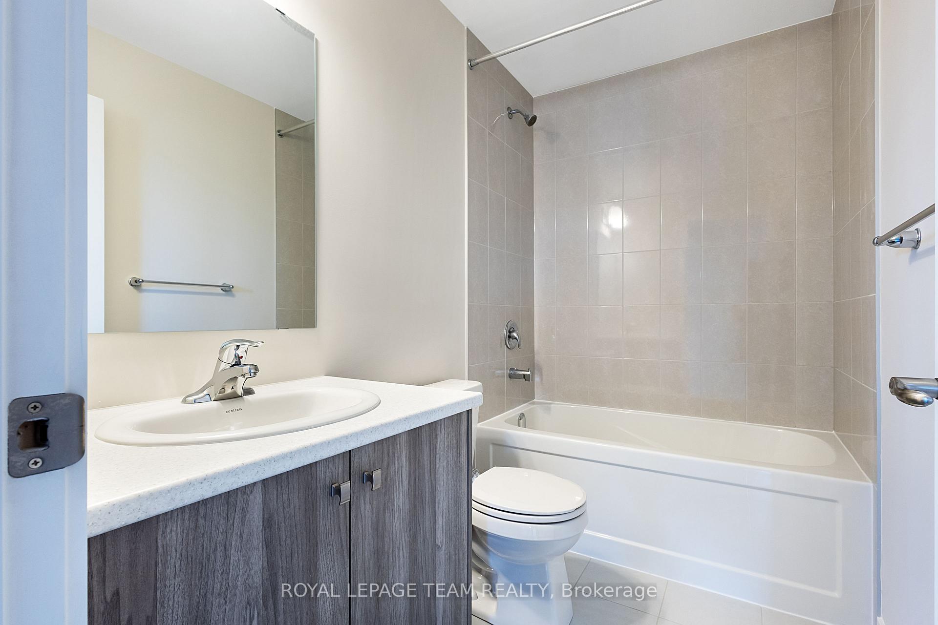Photo 19 of 946 Chapman Mills Drive, Ottawa, Barrhaven - Heritage Park — HOMEH
