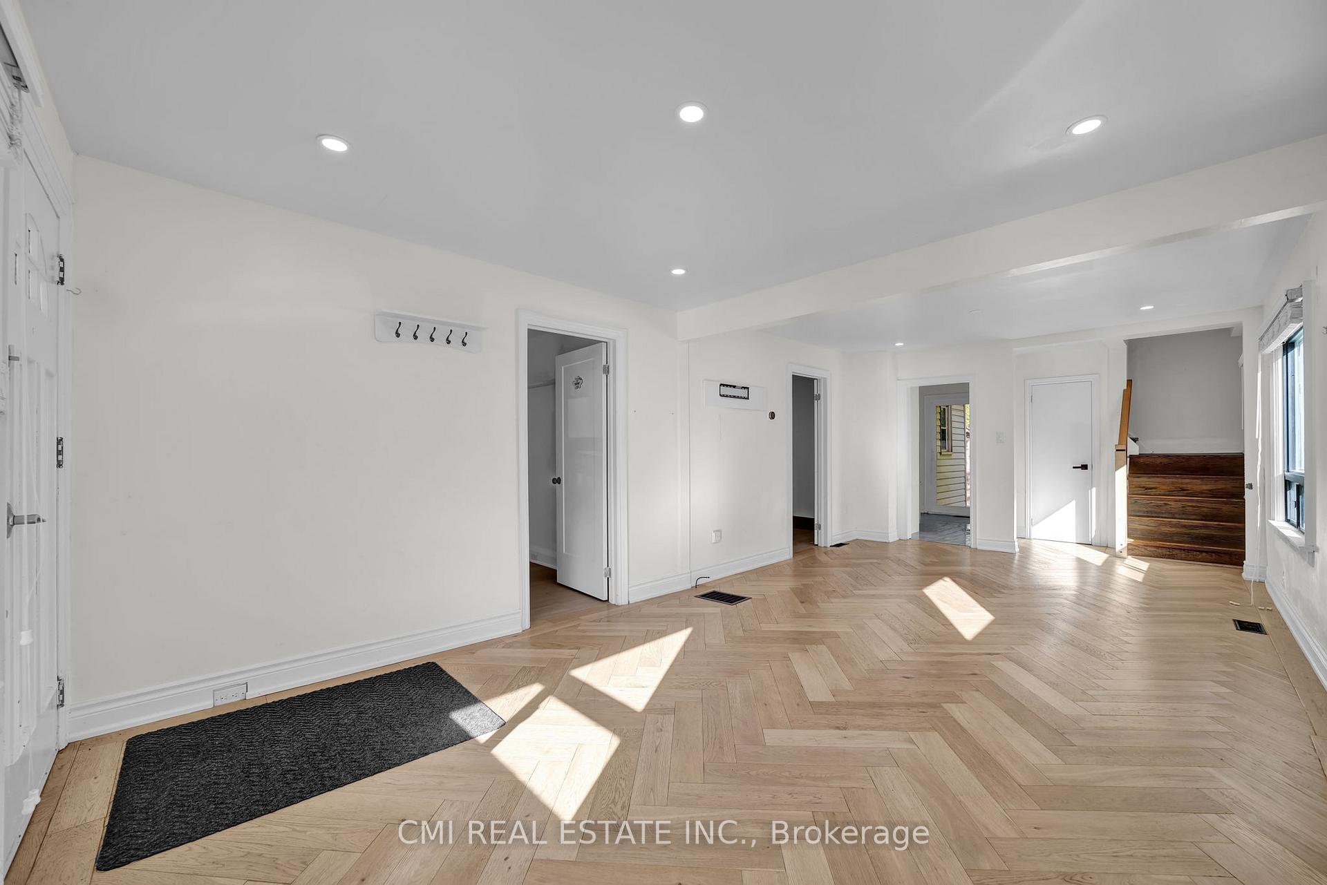 Photo 7 of 153 Clarence Street, Vaughan, West Woodbridge — HOMEH