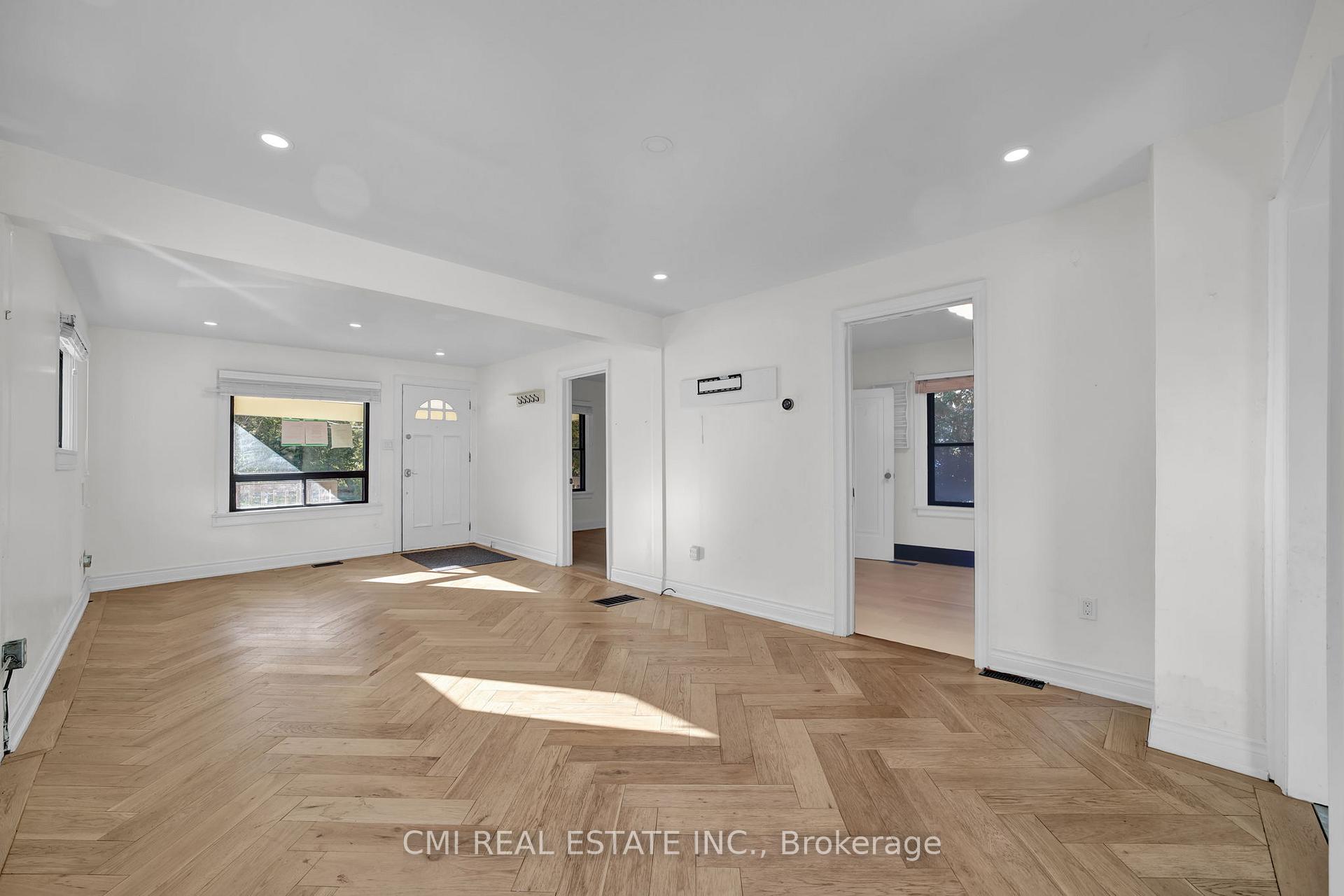 Photo 8 of 153 Clarence Street, Vaughan, West Woodbridge — HOMEH
