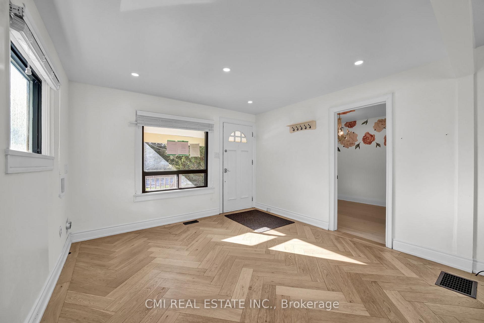 Photo 10 of 153 Clarence Street, Vaughan, West Woodbridge — HOMEH