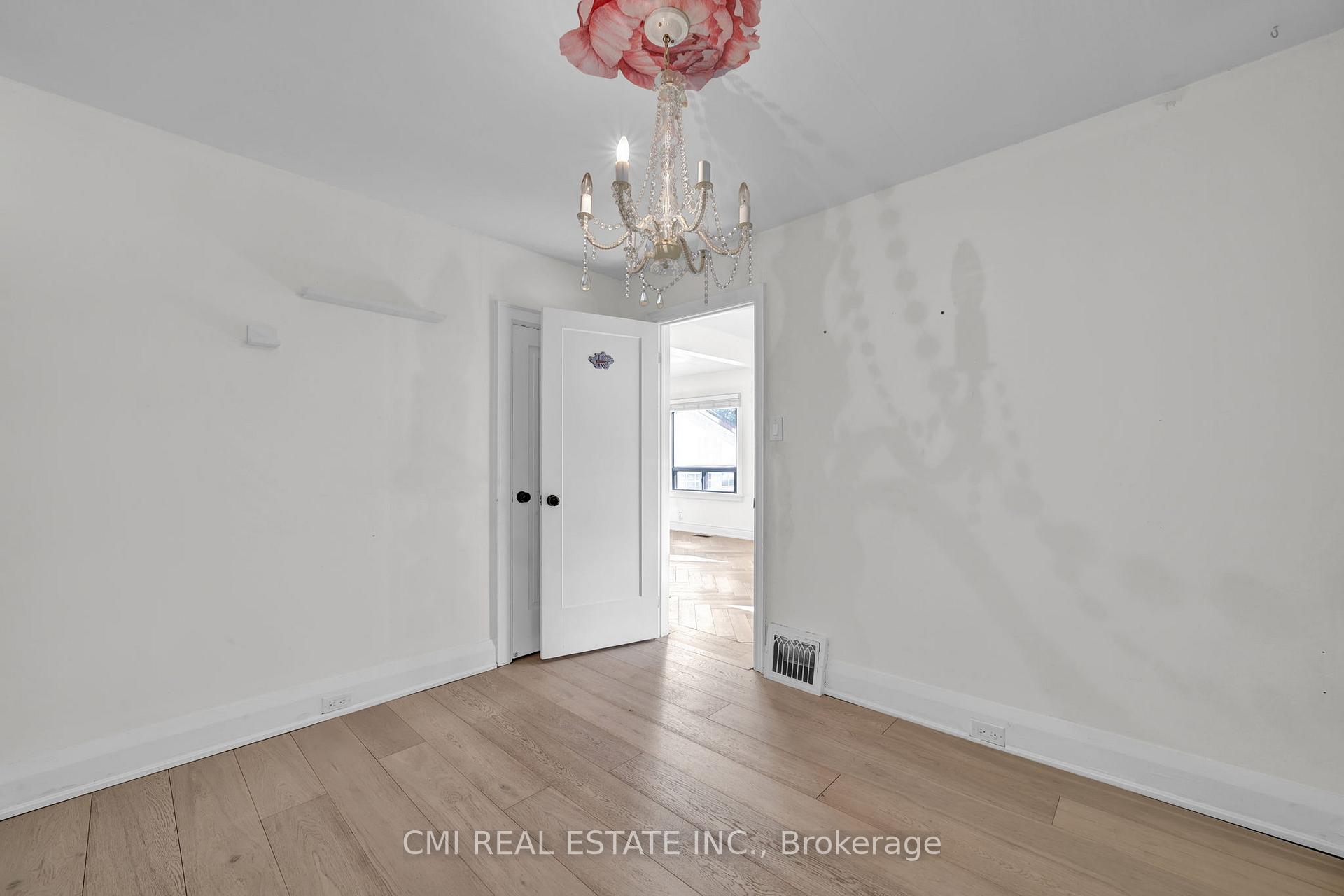 Photo 11 of 153 Clarence Street, Vaughan, West Woodbridge — HOMEH