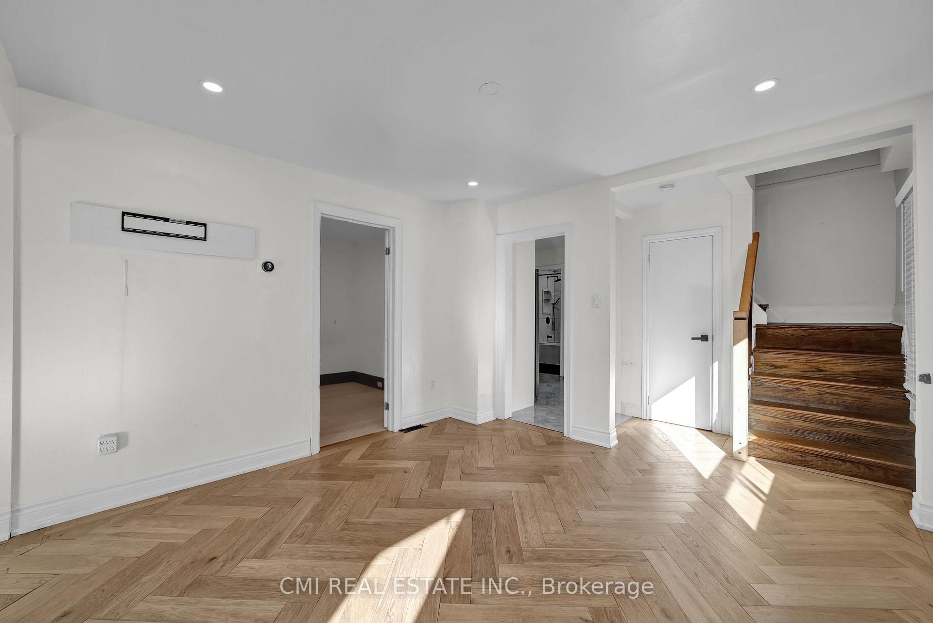 Photo 13 of 153 Clarence Street, Vaughan, West Woodbridge — HOMEH