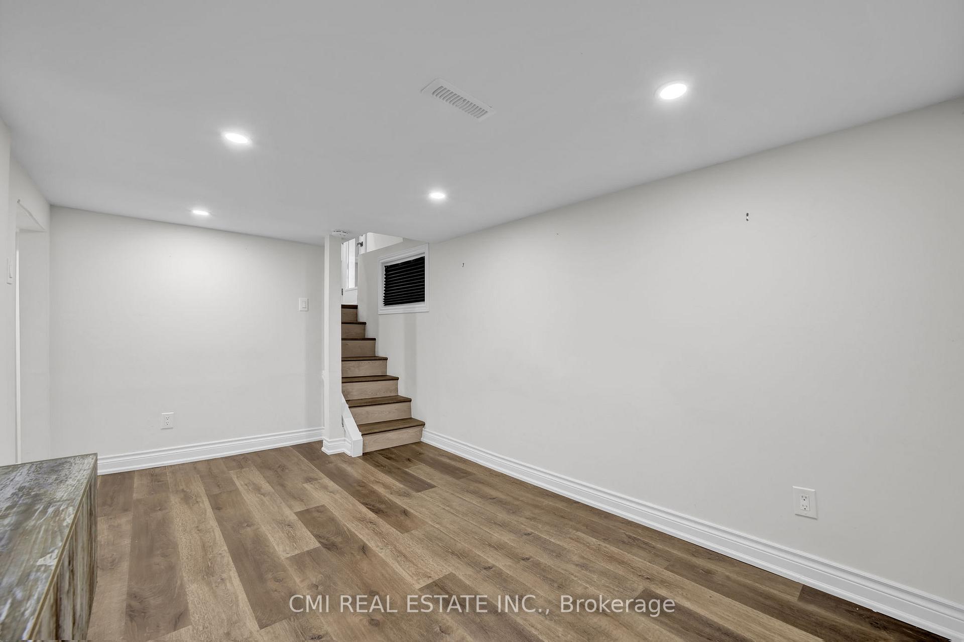 Photo 23 of 153 Clarence Street, Vaughan, West Woodbridge — HOMEH