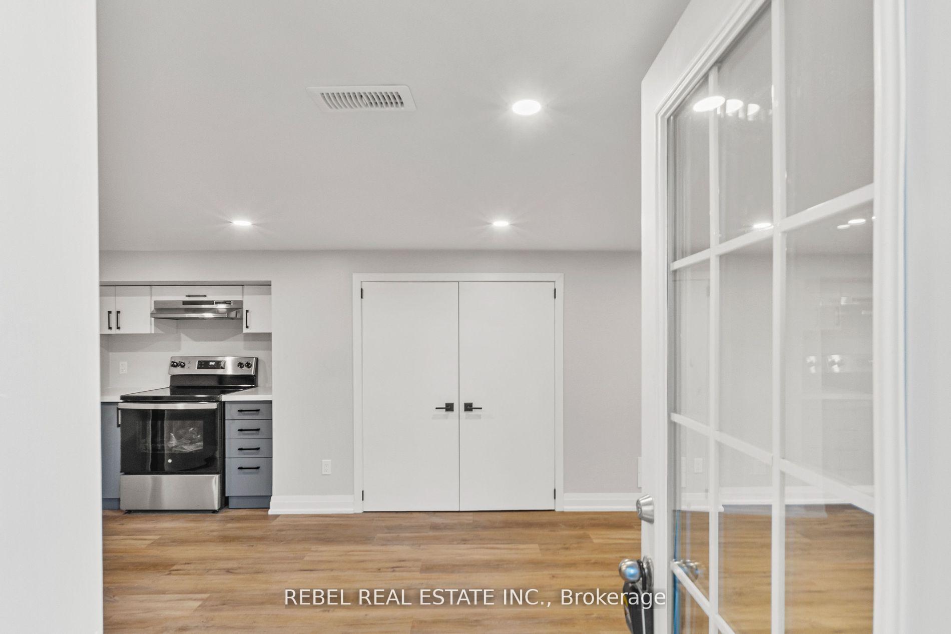 Photo 4 of Unit 2, 332 Cadillac Avenue S, Oshawa, Central — HOMEH